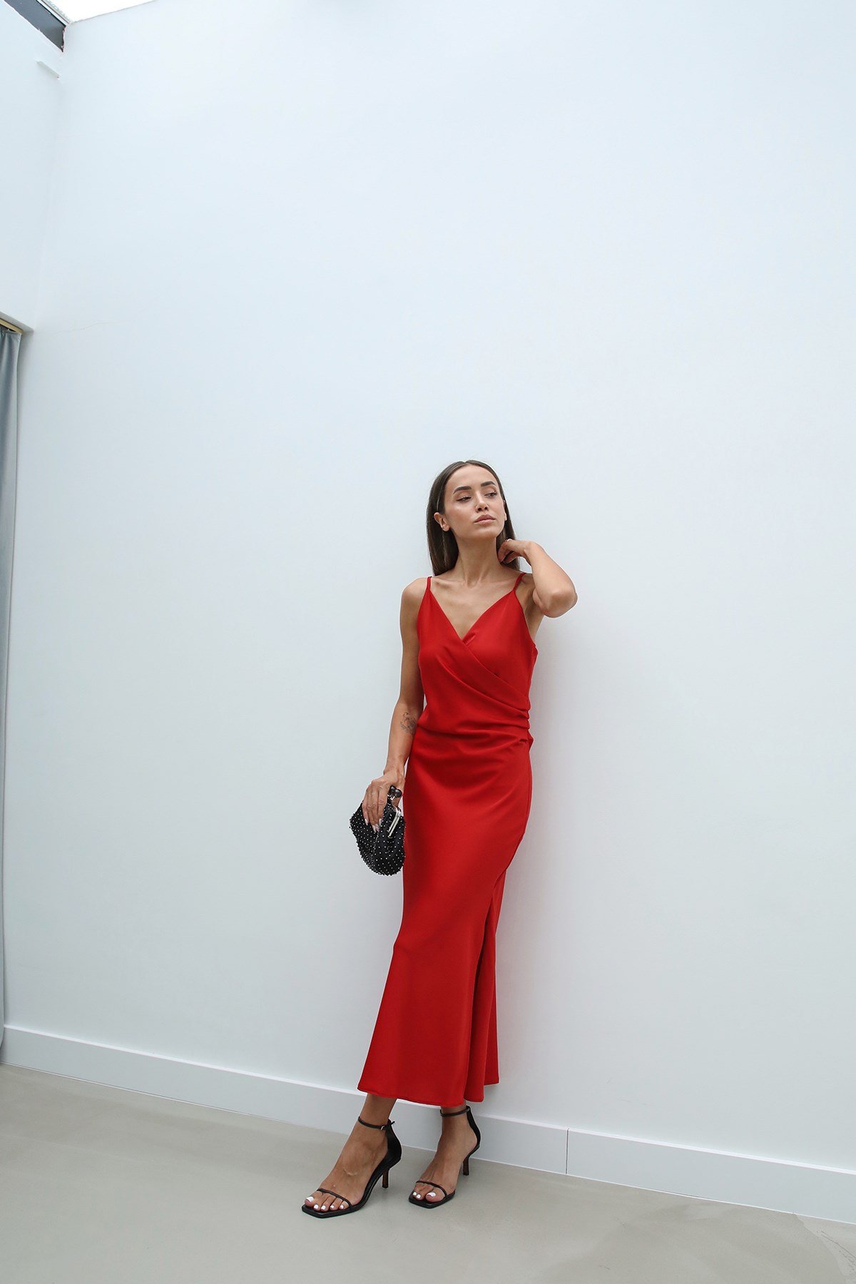 Kırmızı Drape Detaylı Saten Elbise Havoş'ta 119,00 TL