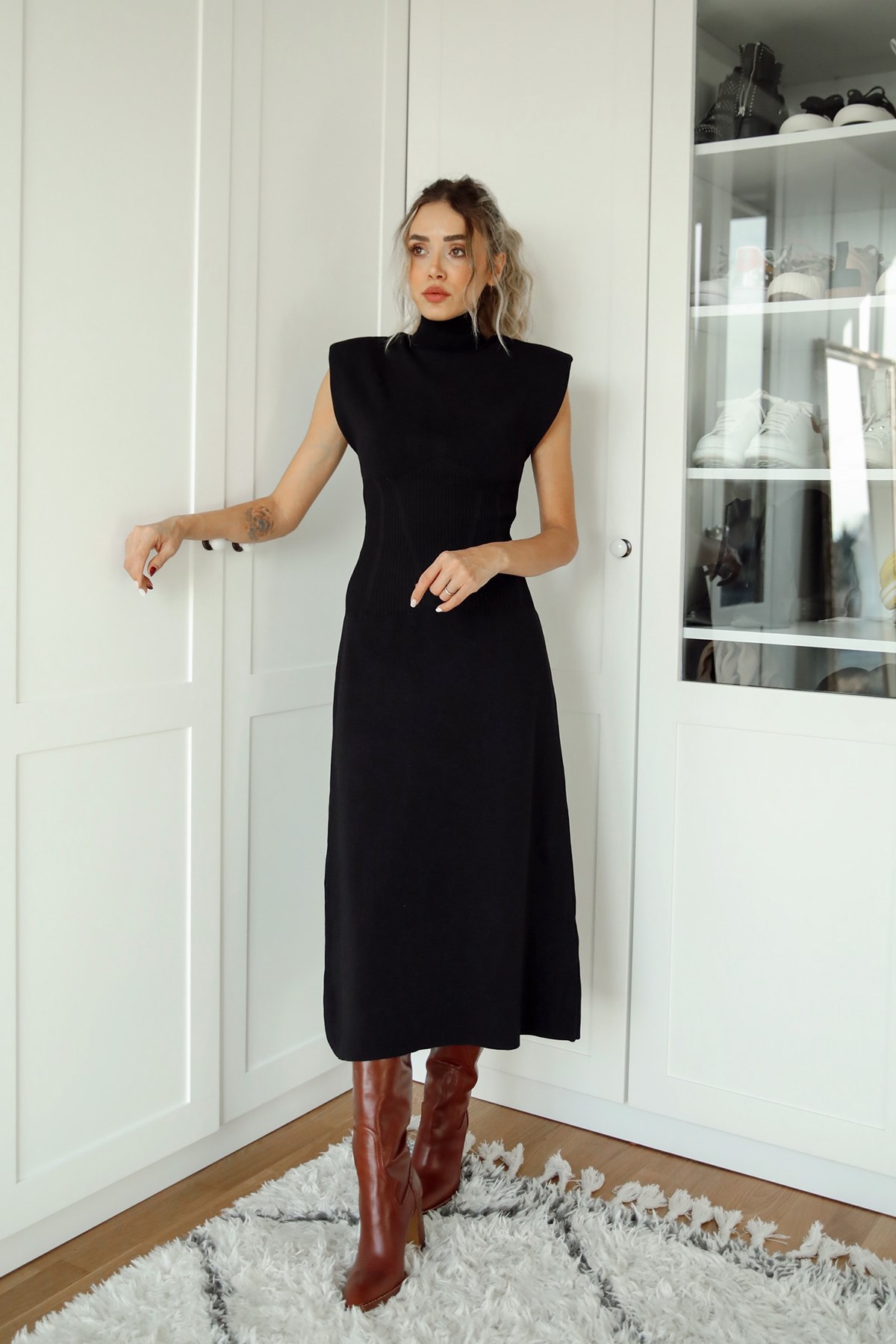 Siyah Vatkalı Triko Elbise Havoş'ta 189,00 ₺