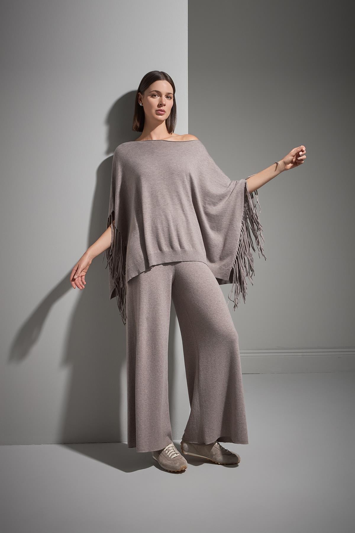 Püsküllü Vizon Triko Panço