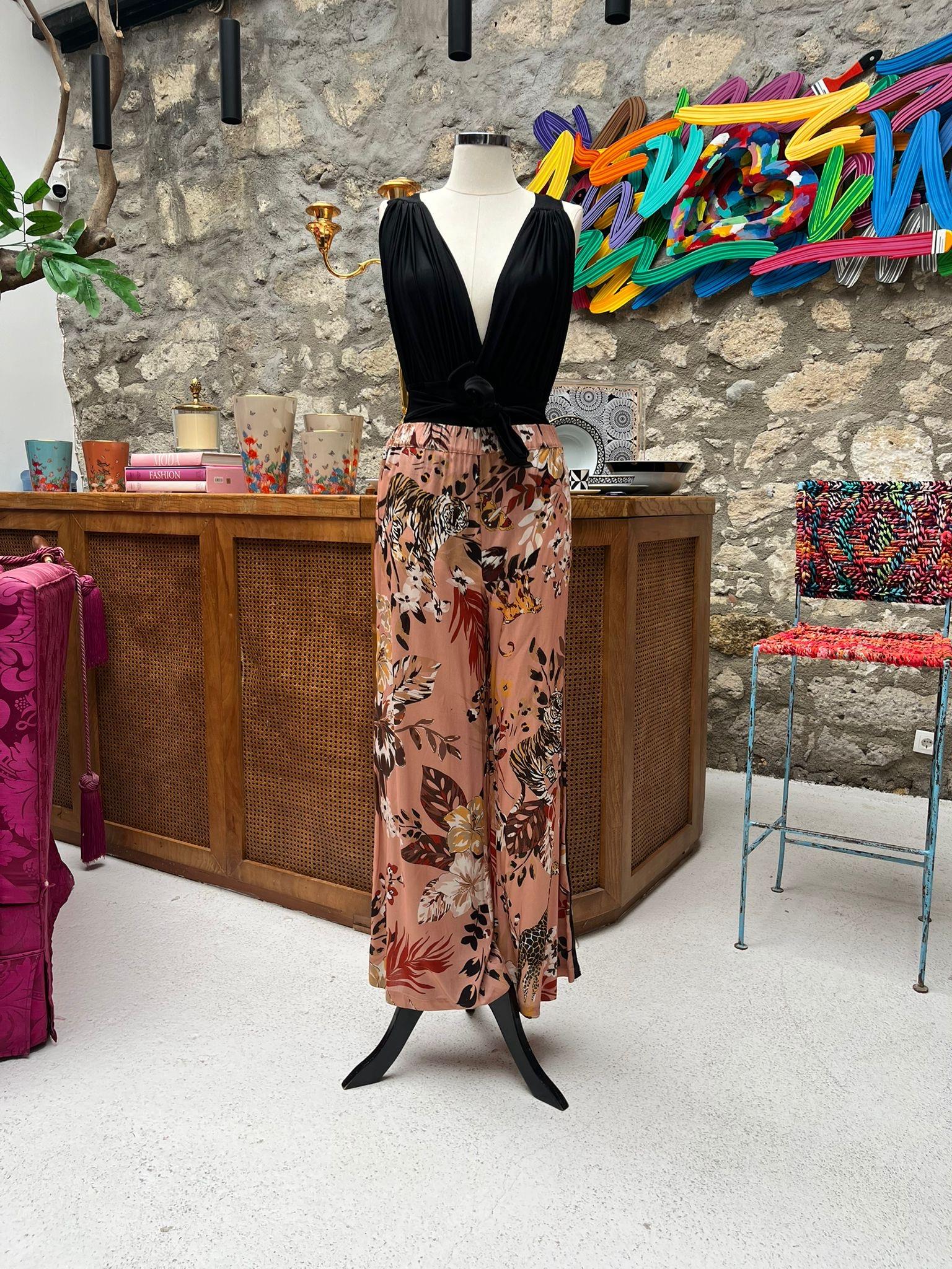 Şerit Detaylı Pantolon