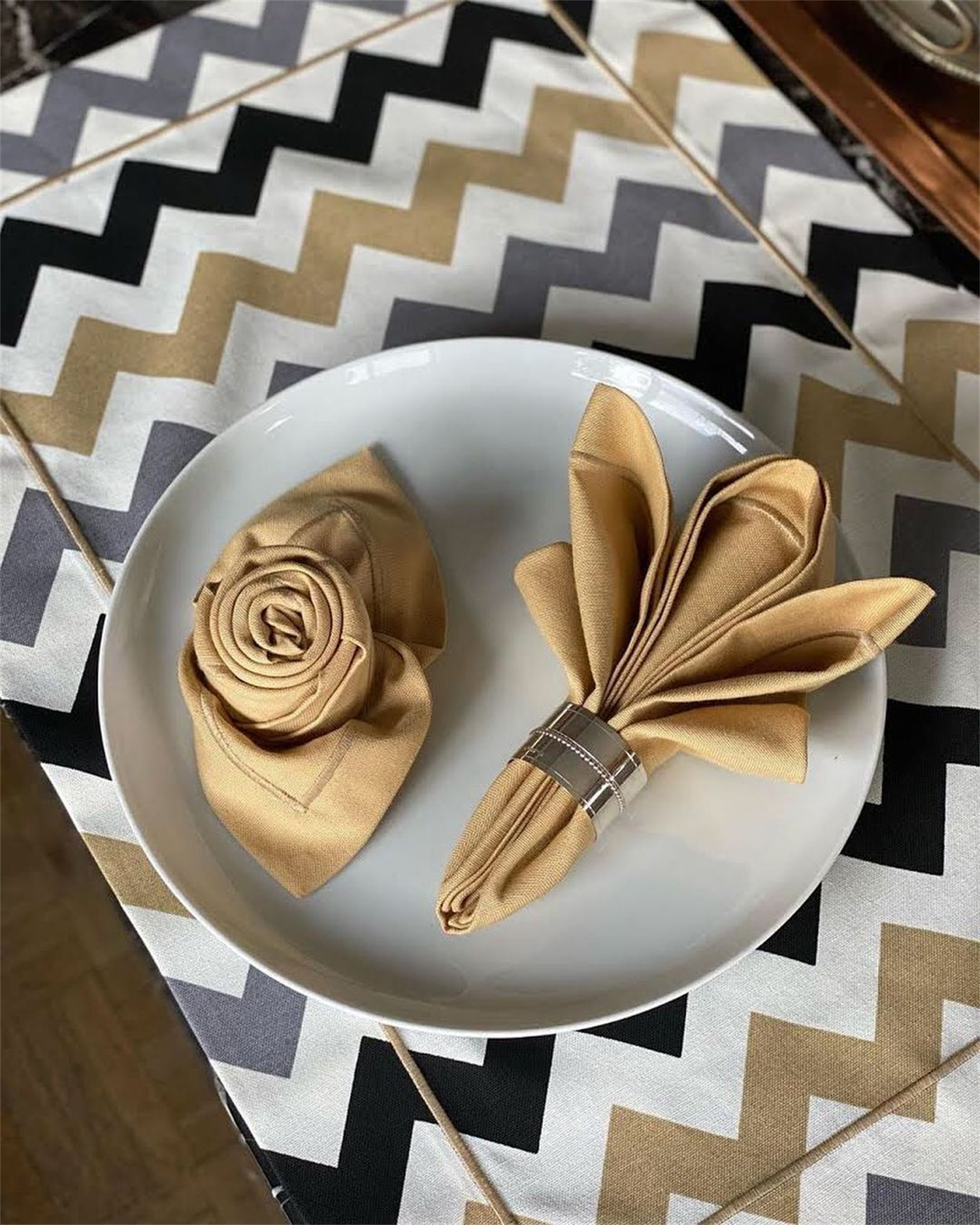 4 Napkin Set