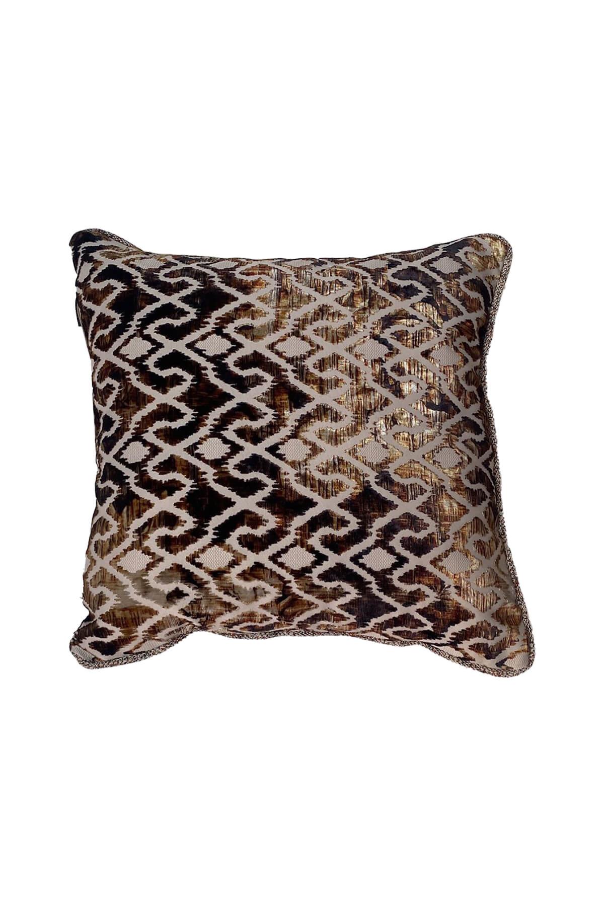 Kadife Kabartma Desenli Biyeli Yastık