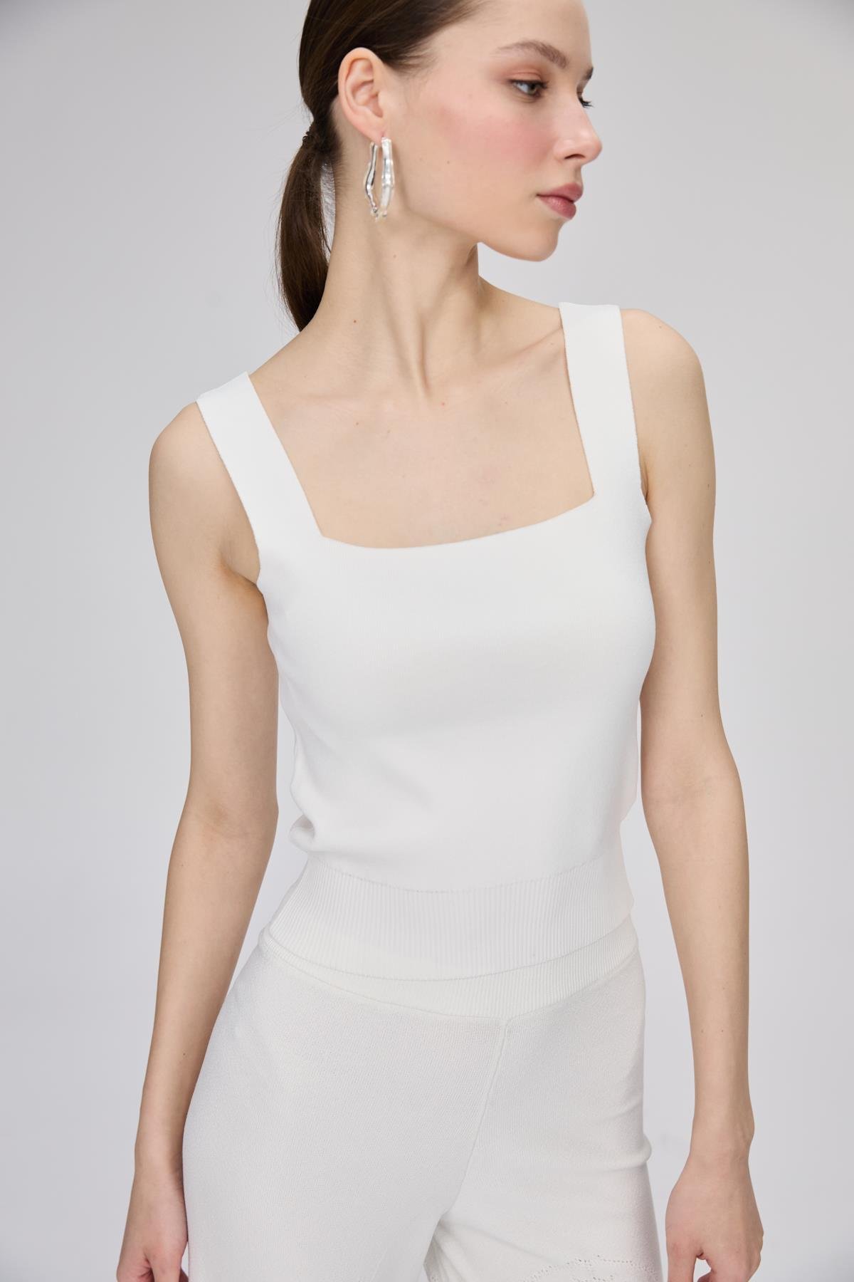 Kare Yaka Crop Top