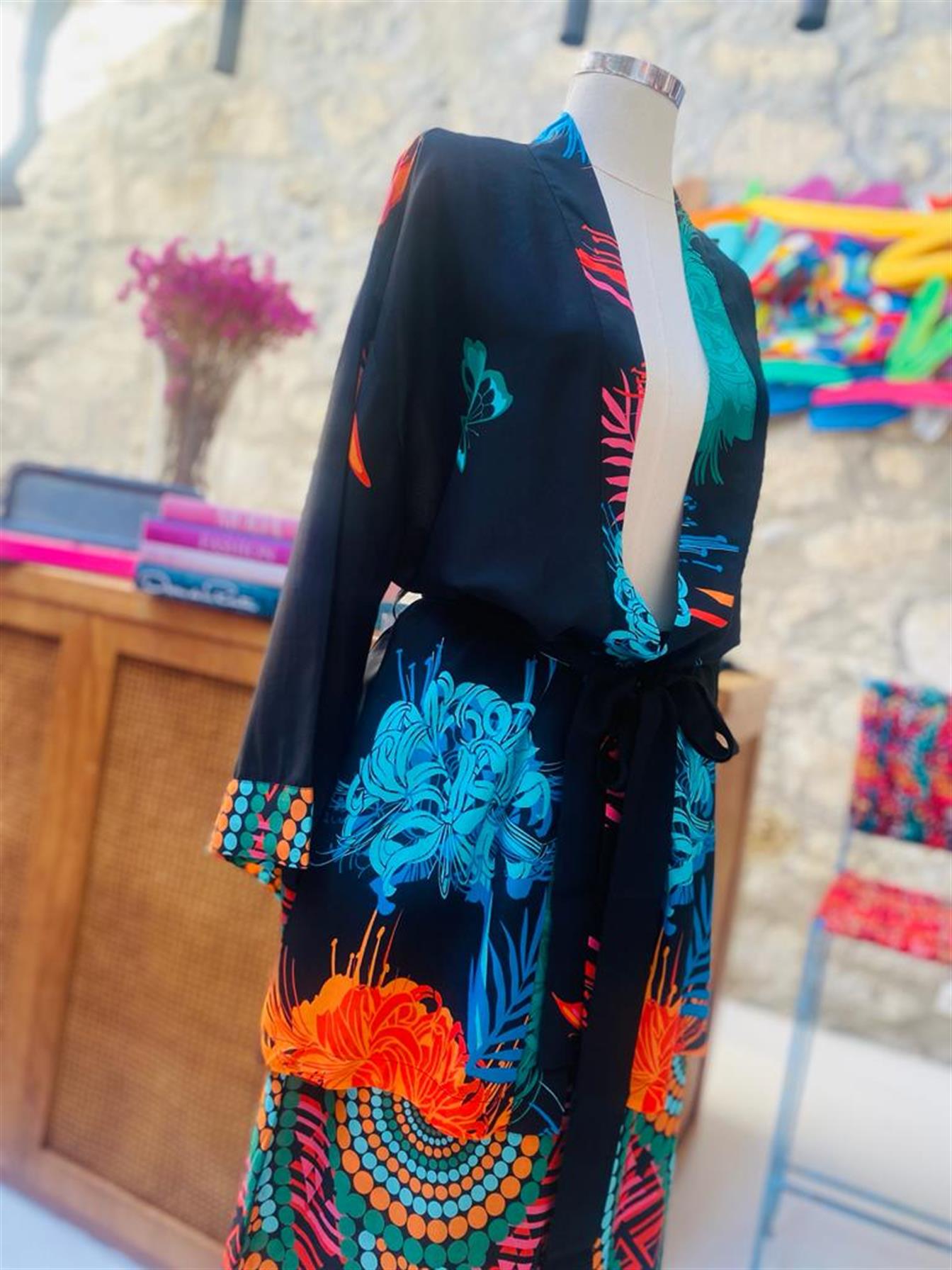 MANDALA DESENLİ SİYAH TUNİK