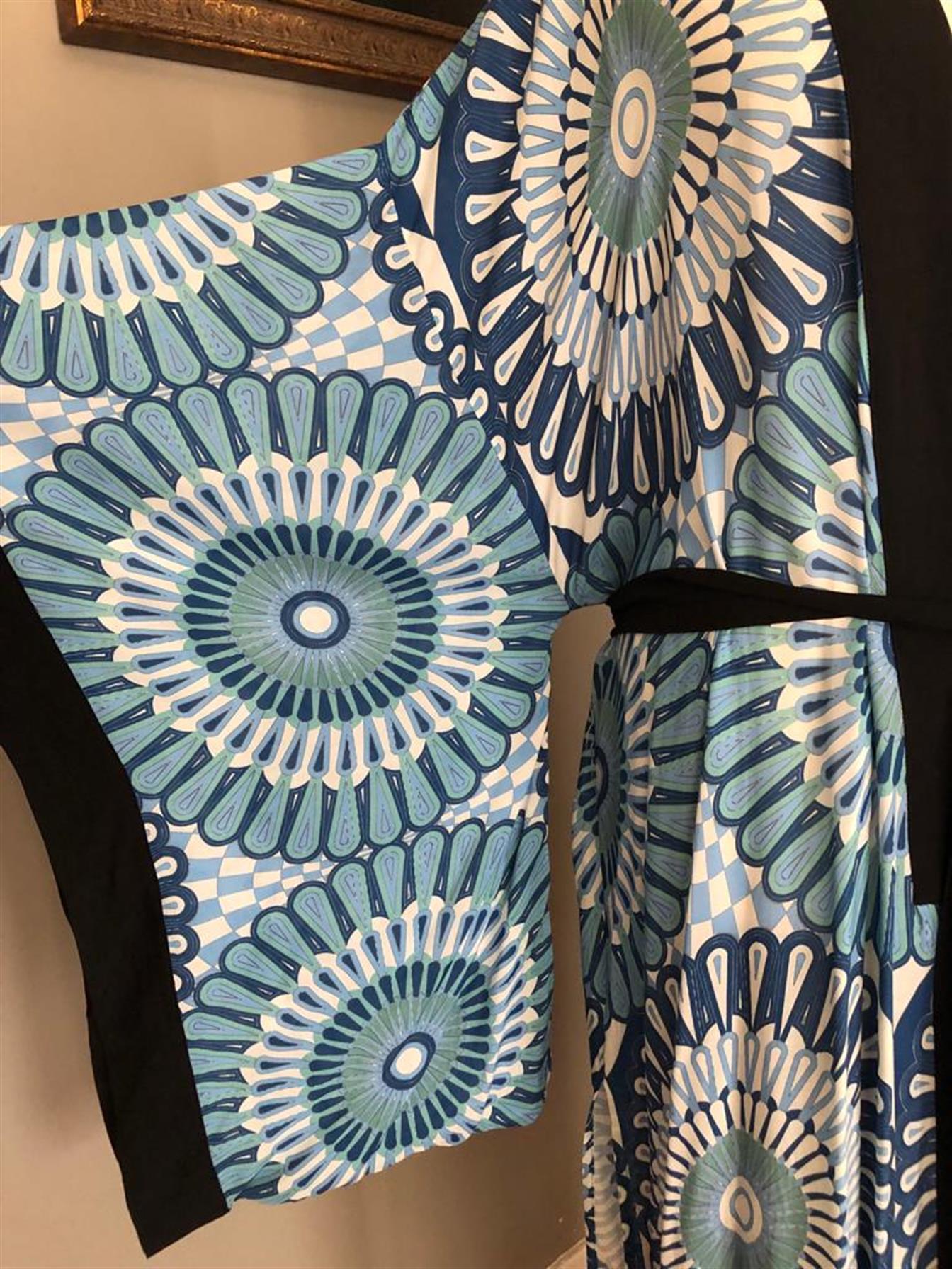 Mavi Yuvarlak Desenli Kimono