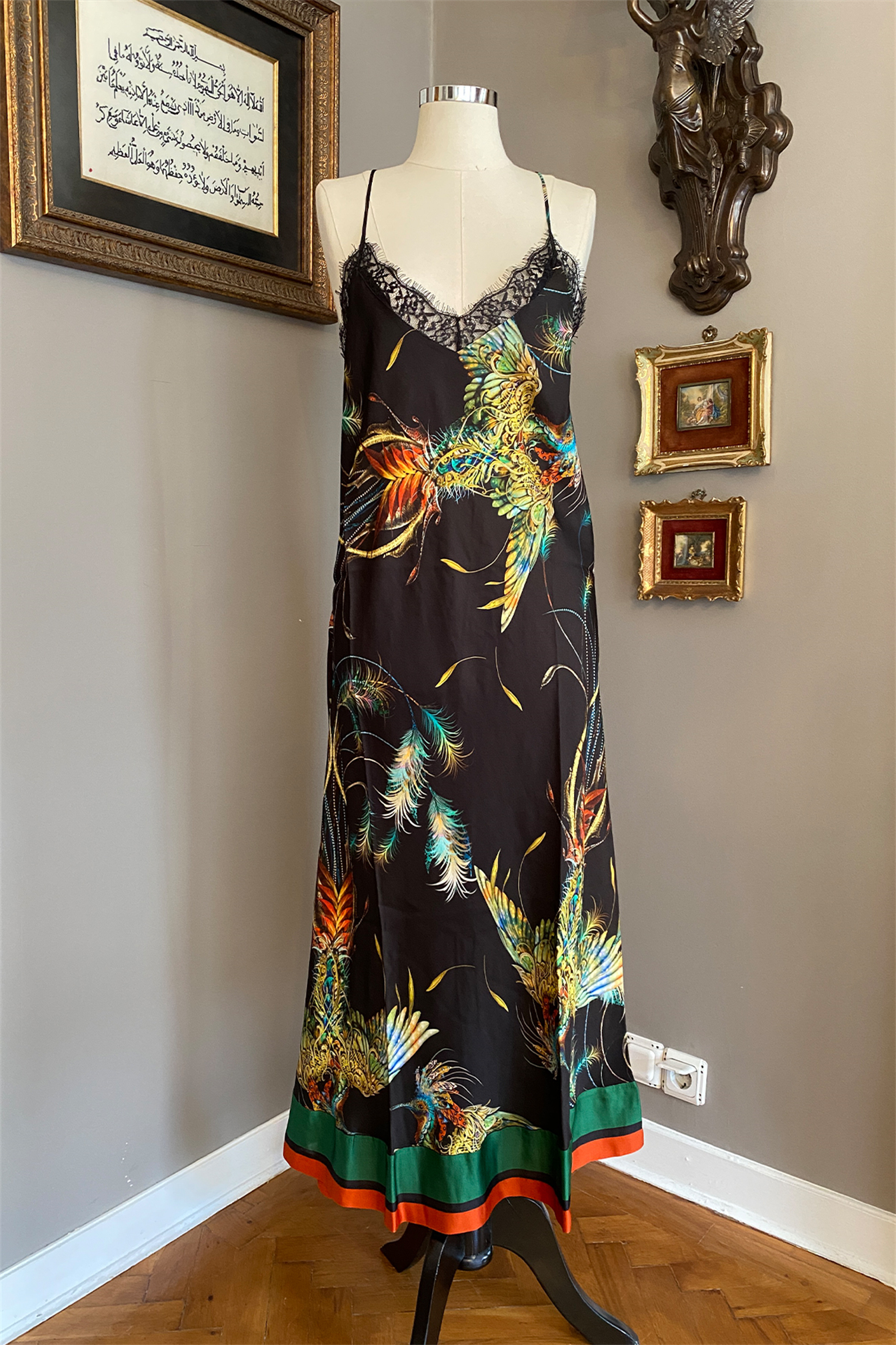 SEI X NUC DANTELLİ İP ASKILI SİYAH ELBISE