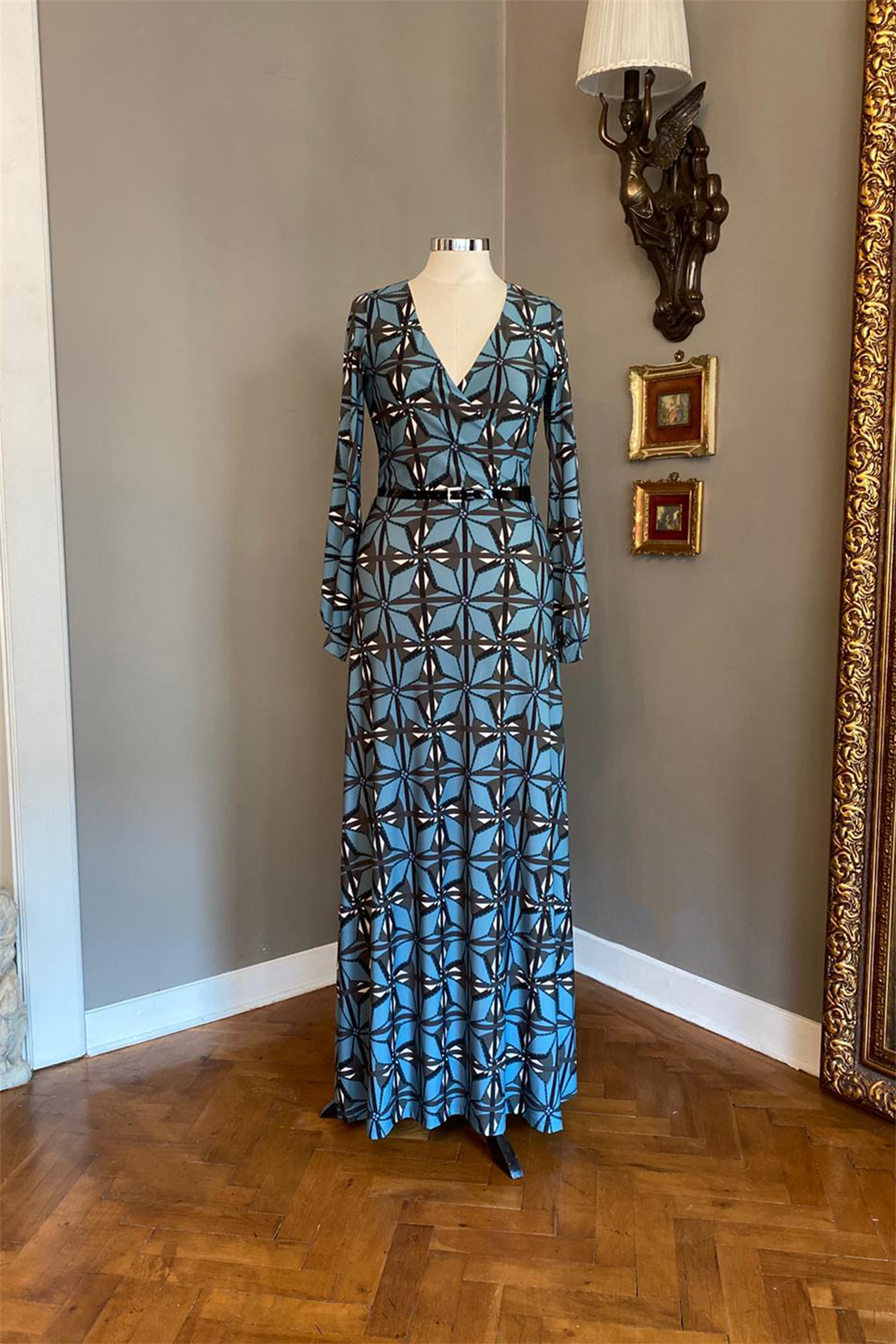 Sırt Dekolteli Elbise