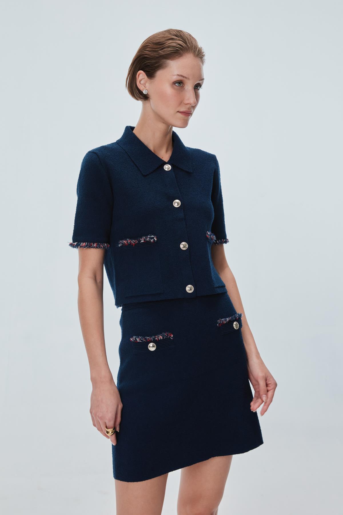Süs Cep Detaylı Lacivert Ceket