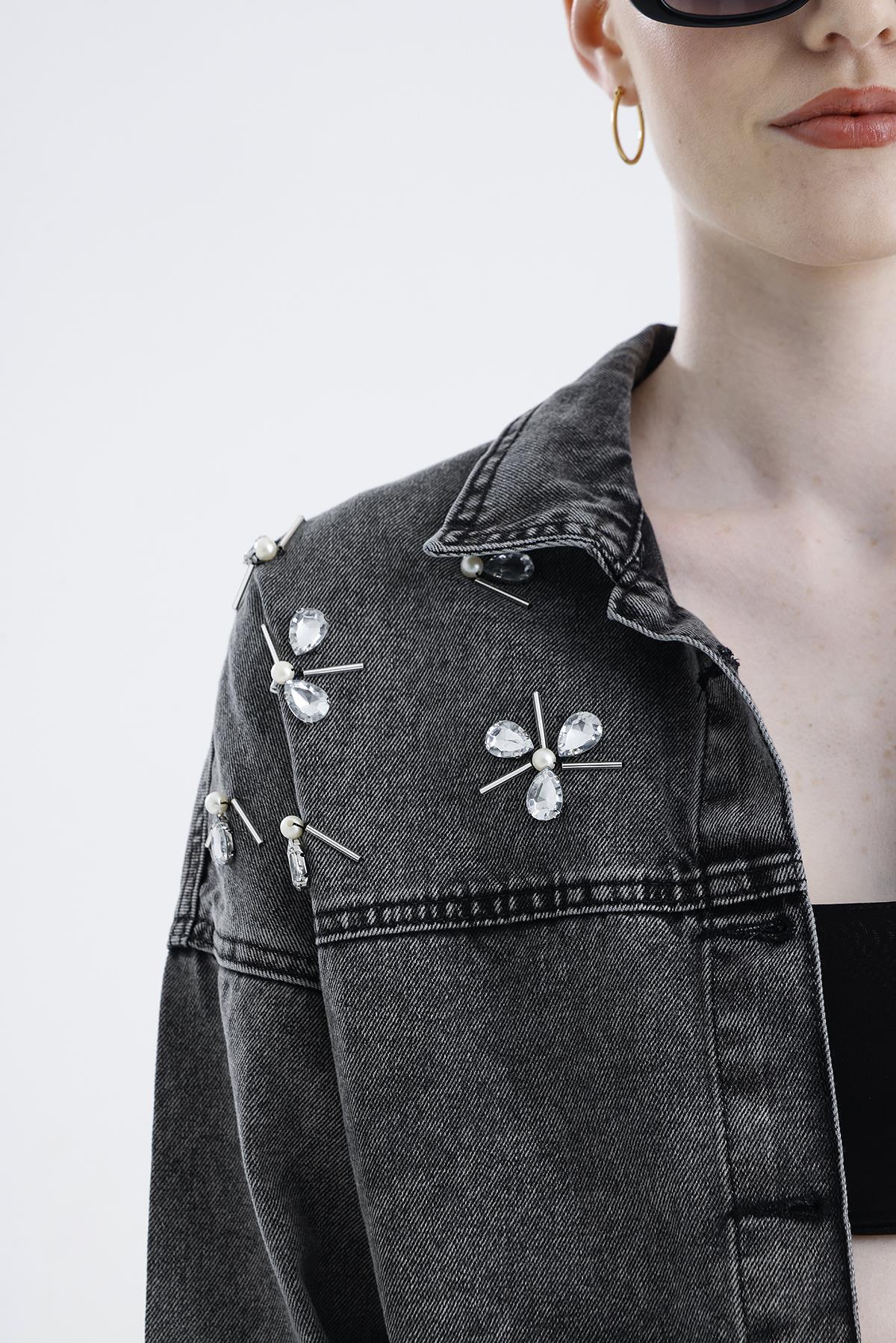 Omuzu Taşlı Çift Cepli Jeans Ceket