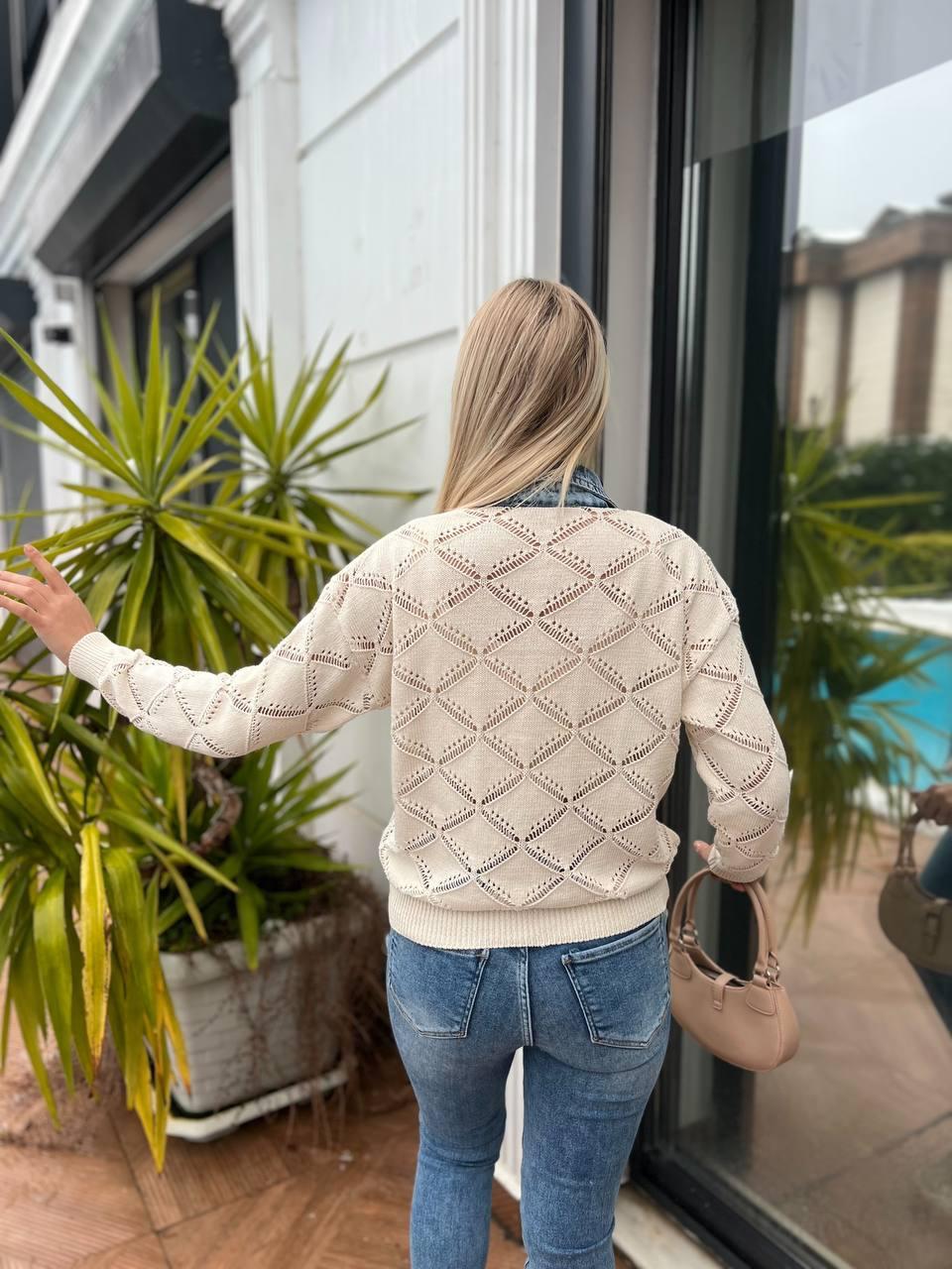 Yakası ve Cebi Denim Triko Hırka