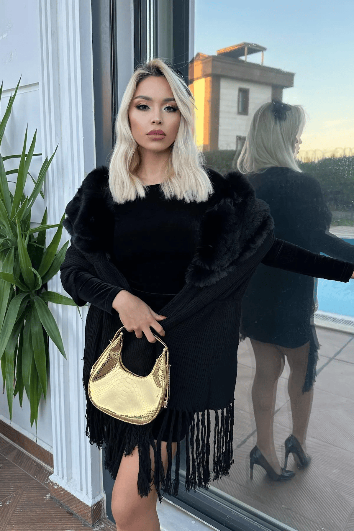 Yakası Kürklü Sezonsuz Triko Şal