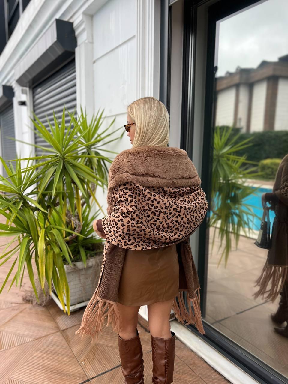 Yakası Kürklü Leopar Sezonsuz Triko Şal