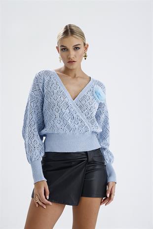 Gül Aksesuarlı Kruvaze Bluz