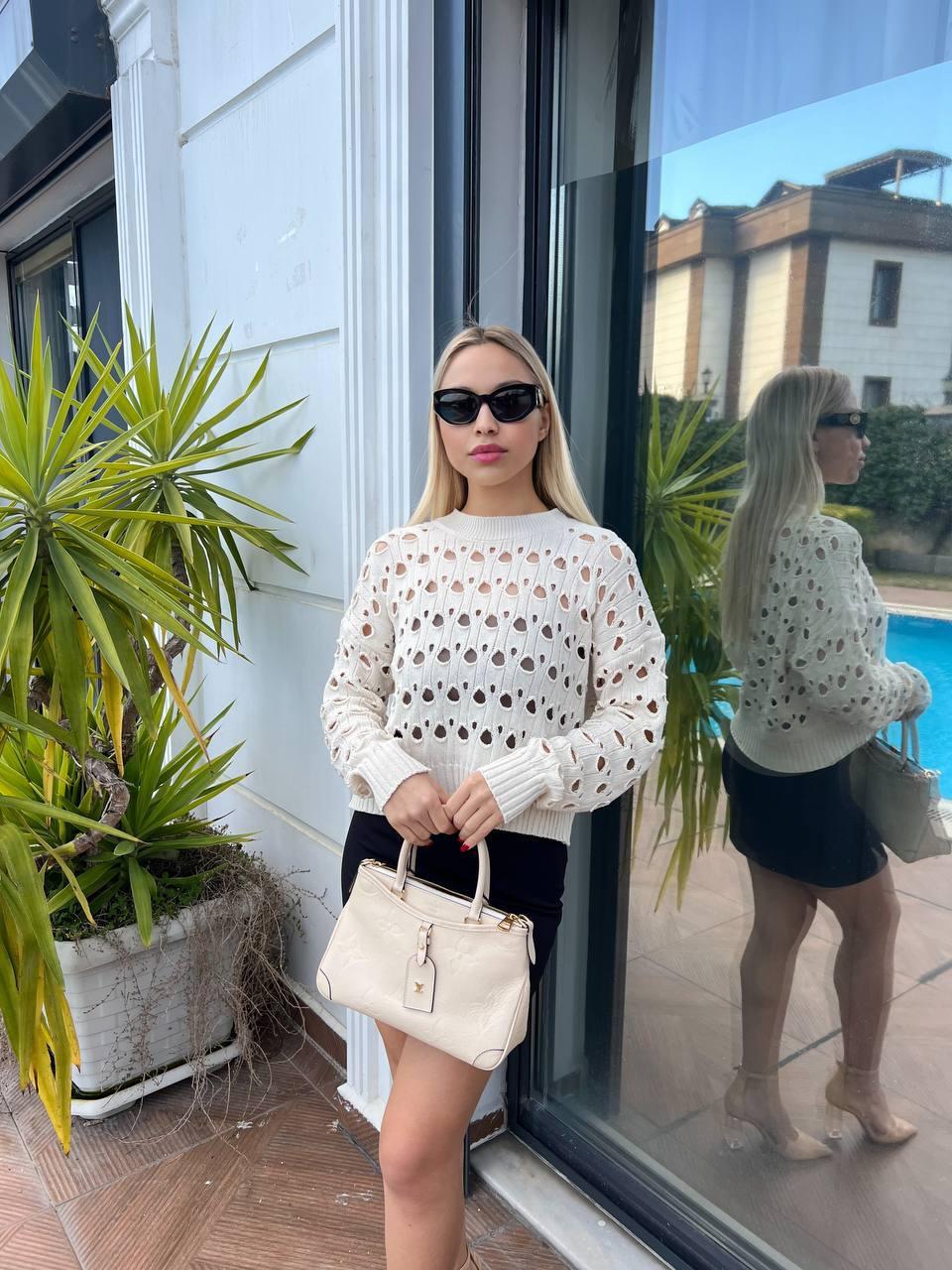 Yazlık Ajurlu Triko Bluz