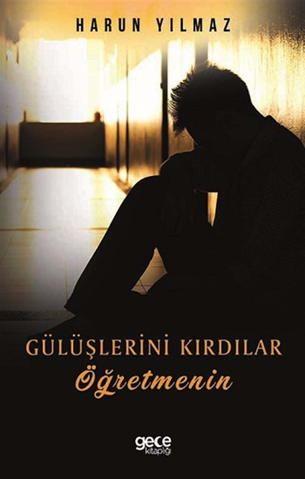 Gülüşlerini Kırdılar Öğretmenin