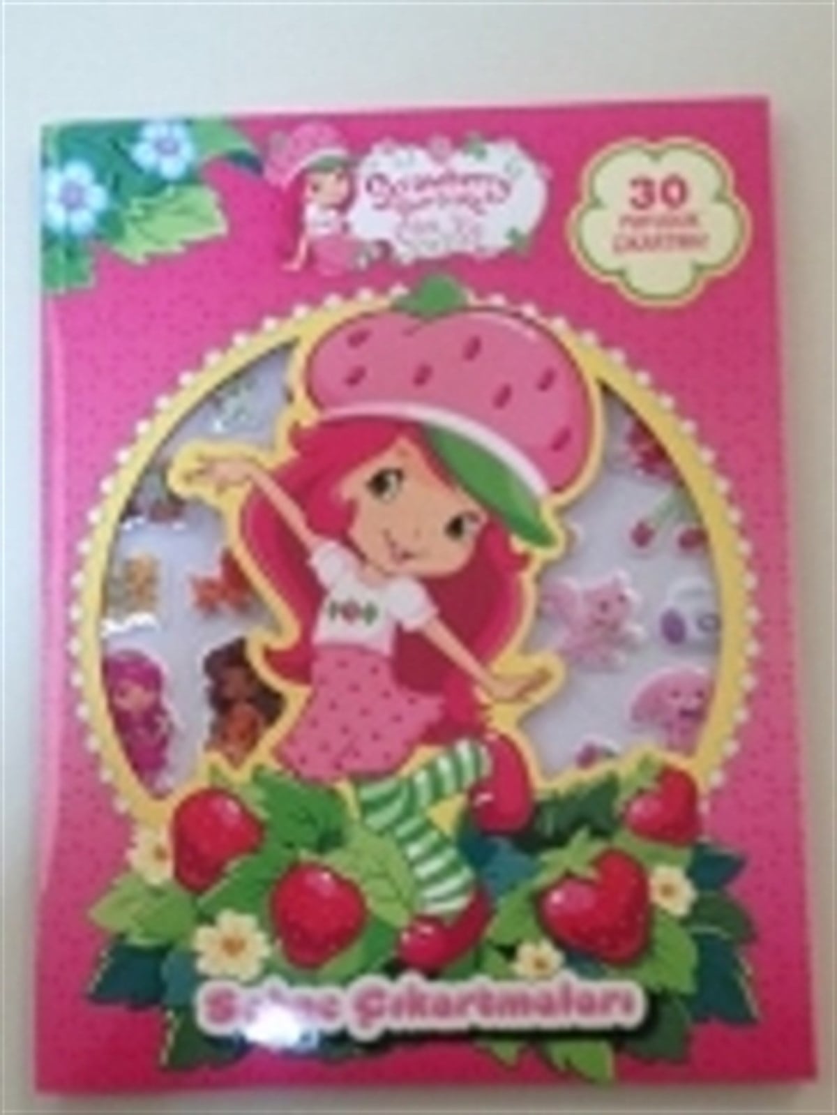 Çilek Kız - Sahne Çıkartmaları