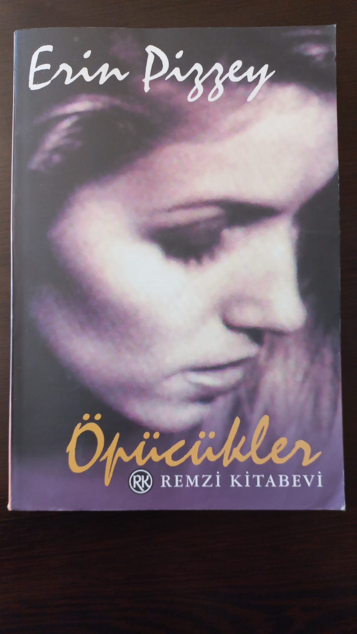 Öpücükler (SAHAF) , Erin Pizzey , Kitap Müptelası - Sahaf , 9789751406200 ,