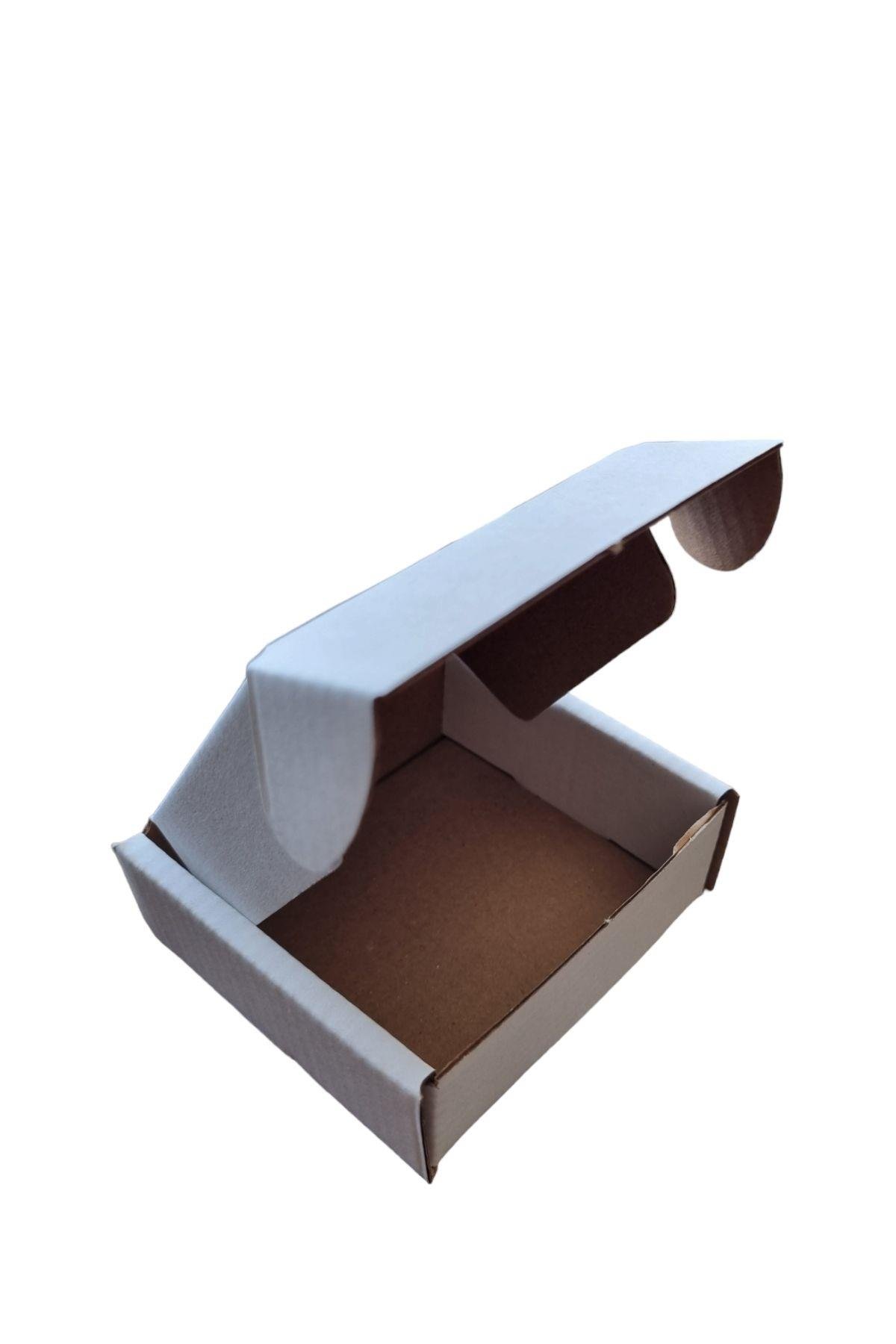 BEYAZ 8x8x3 KAPAKLI KUTU 