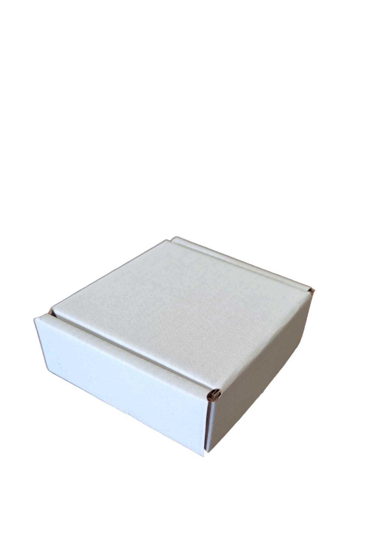 BEYAZ 8x8x3 KAPAKLI KUTU 