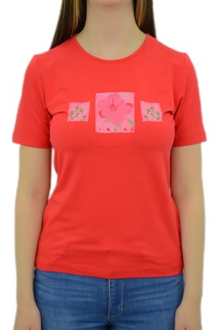 Önü Çiçek Baskılı Kırmızı T-Shirt