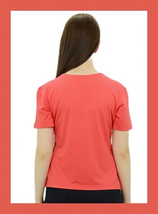 Yazı Detaylı Kırmızı T-Shirt