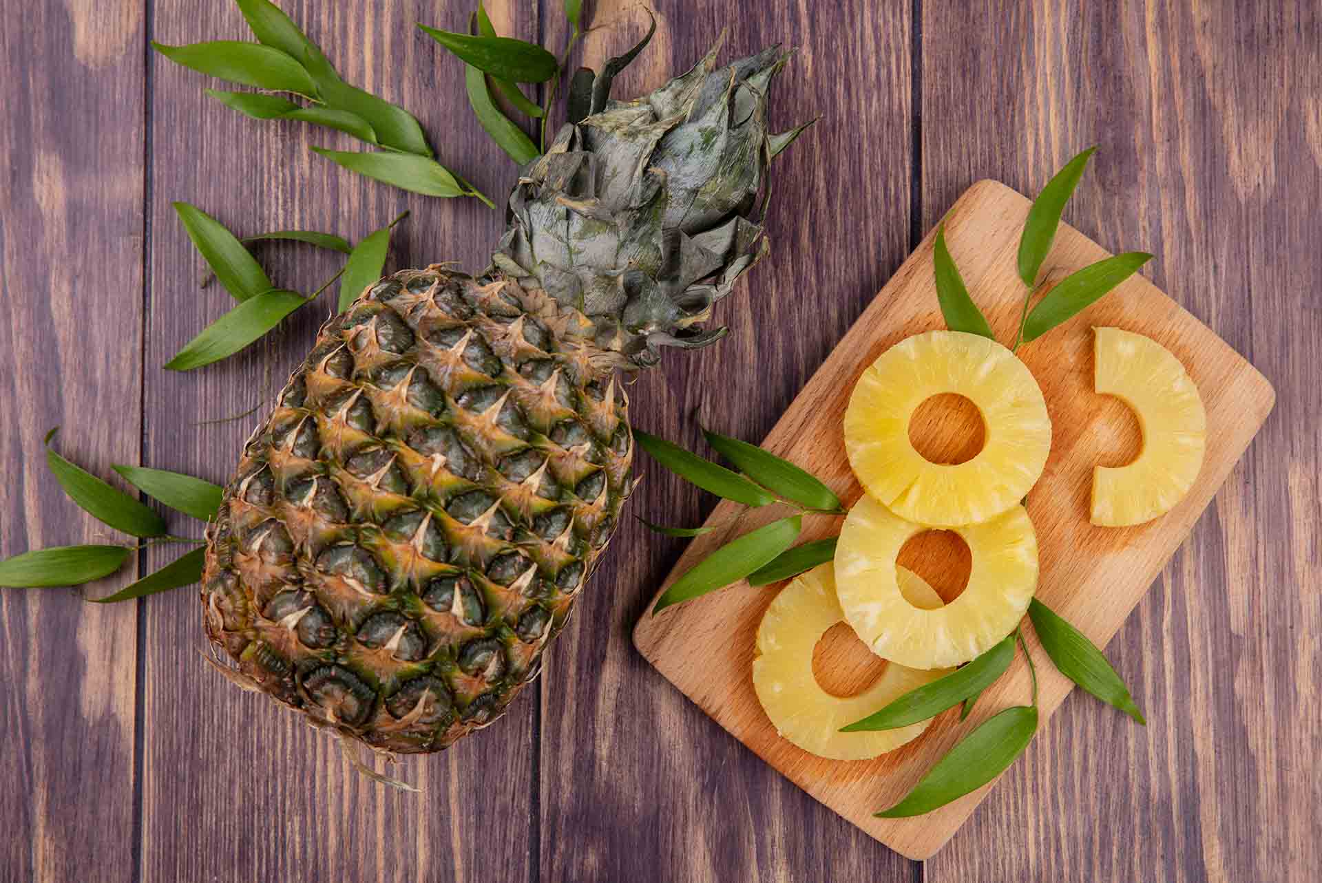 Ananas: Tropikal Meyvelerin Altın Tacı