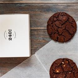 Beyaz Çikolatalı Dark Cookies (4 adet) 240derece görseli.