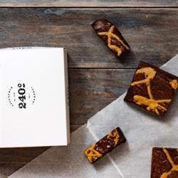 Glutensiz Tahinli Brownie (2 dilim) 240derece görseli.