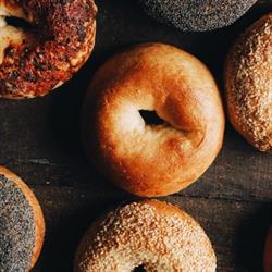 Sade Bagel Ekmeği 4'lü Paket (410 Gram) 240derece görseli.