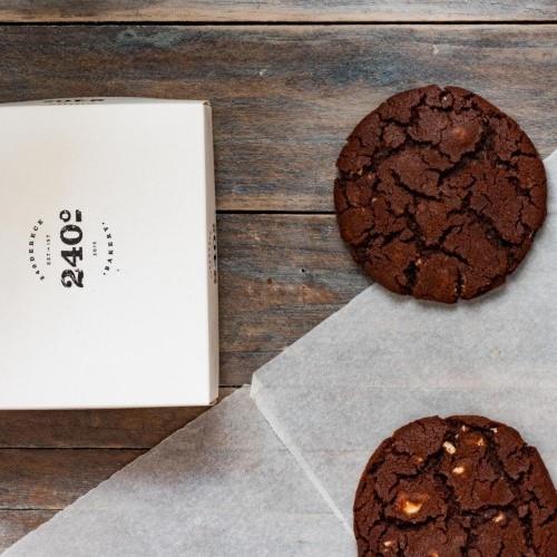 Beyaz Çikolatalı Dark Cookies (4 adet) 240derece