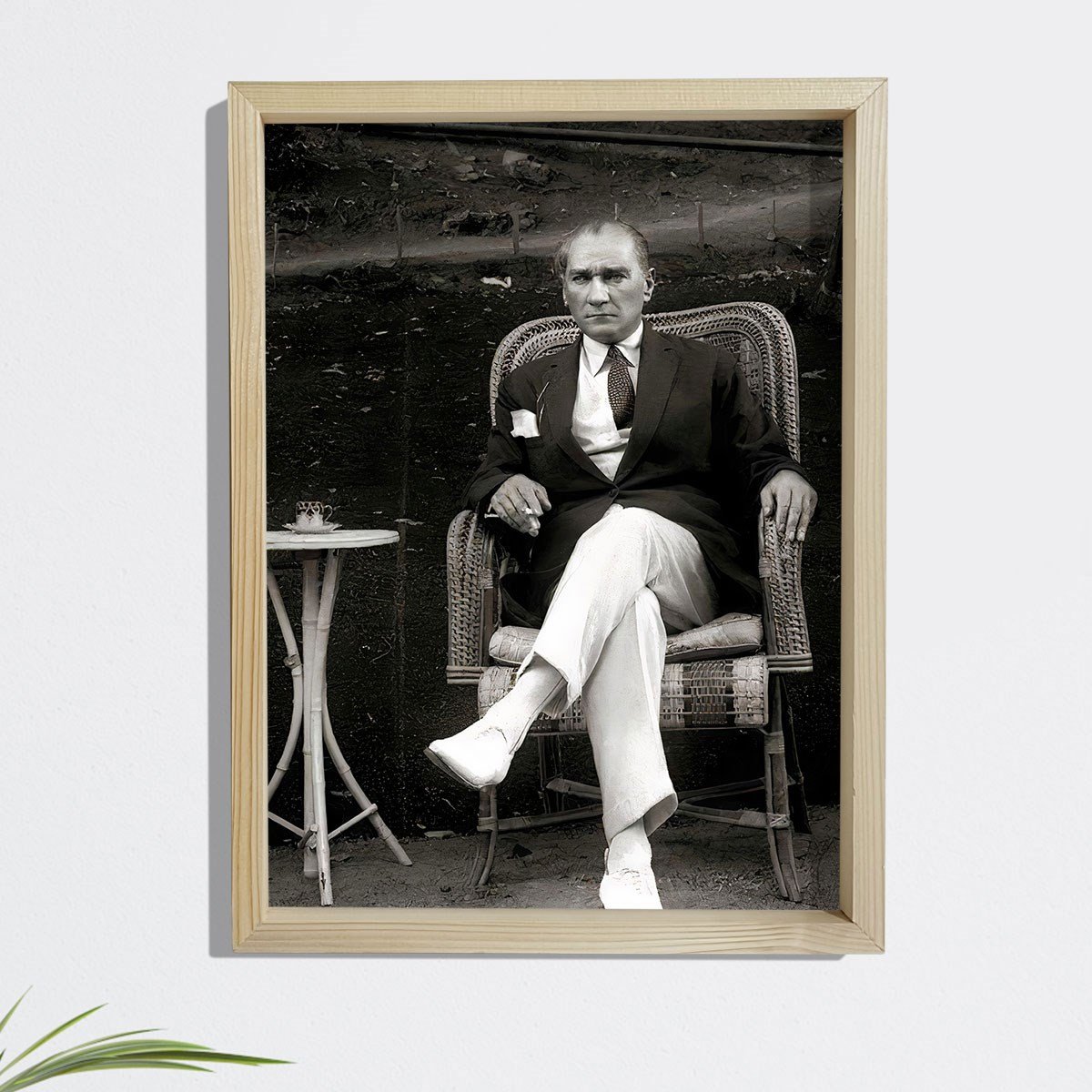 Dekor Loft Çam Ağacı Çerçeveli Atatürk Tablo 33x44 cm