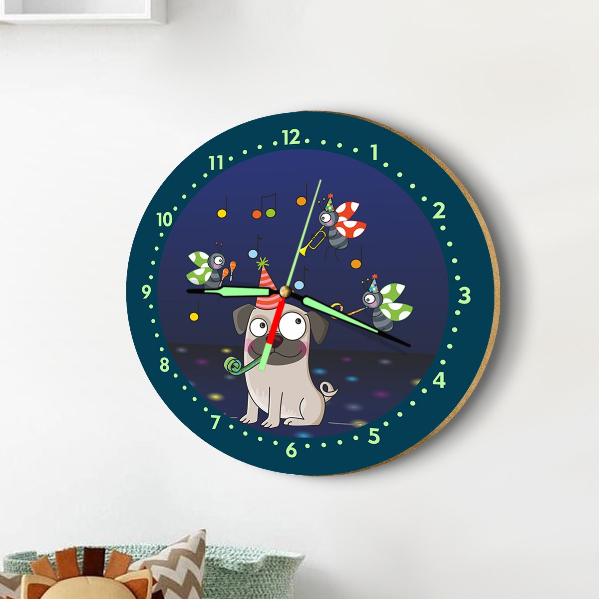 Dekor Loft Fosforlu Gece Parlayan Çocuk Odası Duvar Saati Neşeli Köpek