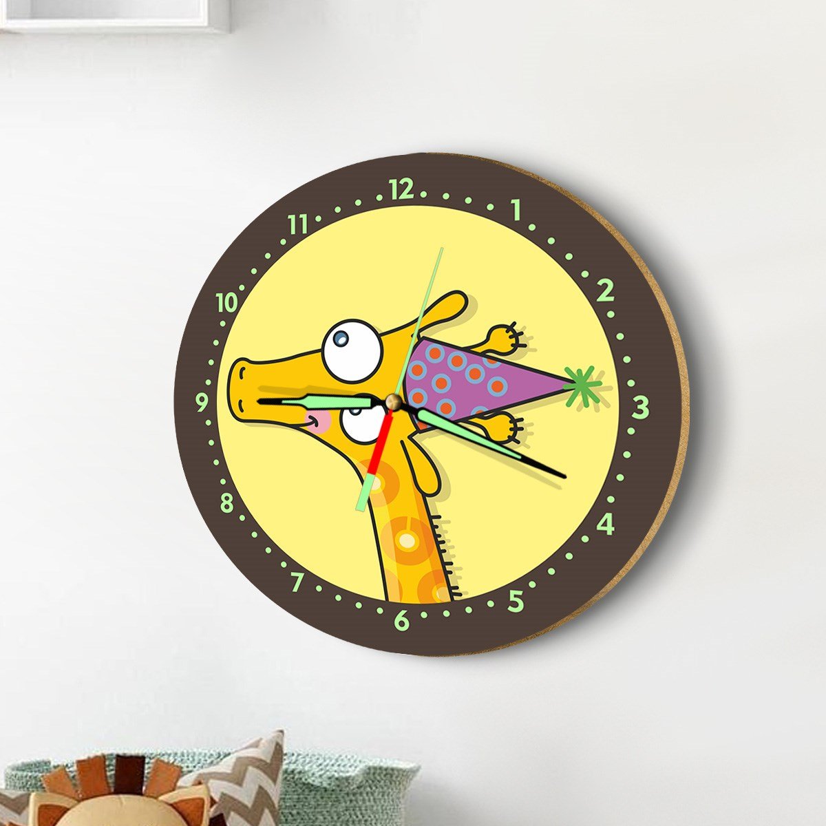 Dekor Loft Fosforlu Gece Parlayan Çocuk Odası Duvar Saati Şapkalı Zürafa