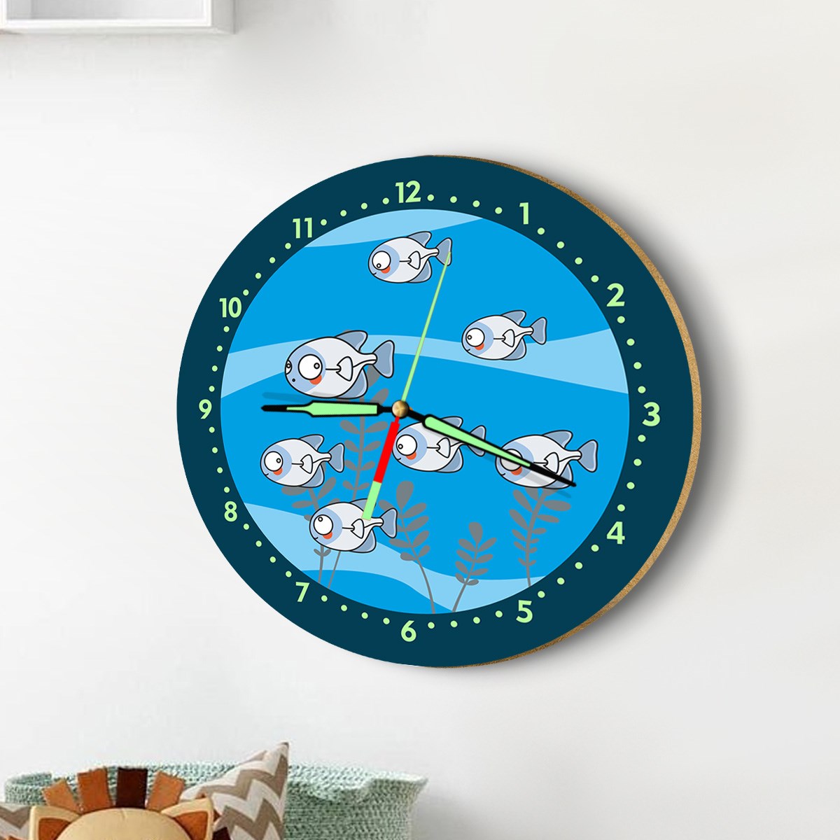 Dekor Loft Fosforlu Gece Parlayan Çocuk Odası Duvar Saati Beyaz Balıklar