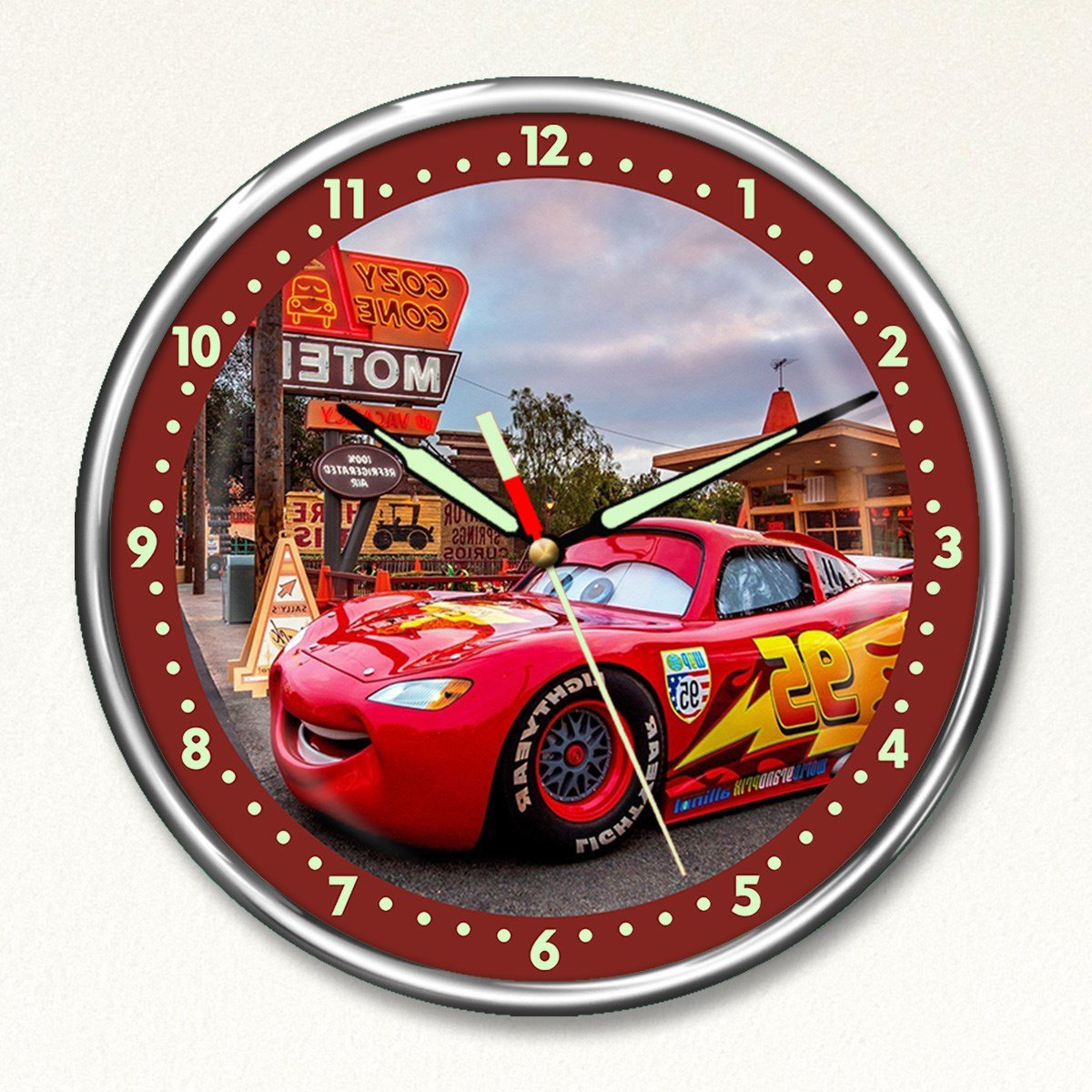Dekor Loft Premium Gece Parlayan Şimşek McQueen  Çocuk Odası Duvar Saati