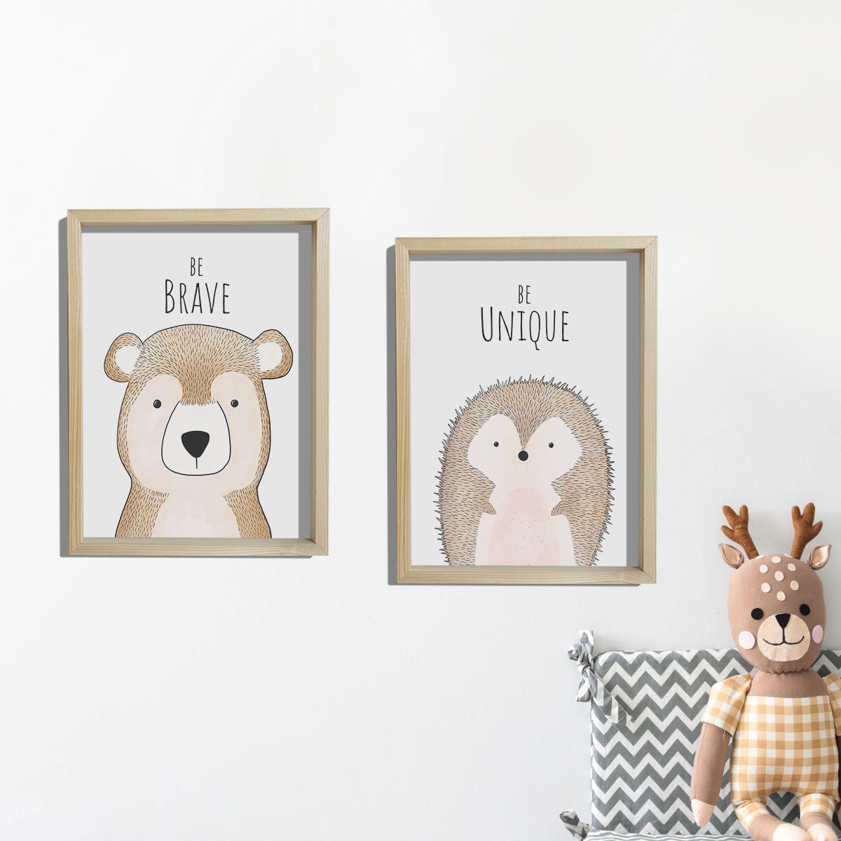 Doğal Çam Çerçeveli Bebek ve Çocuk Odası Duvar Tablosu Ayı ve Kirpi