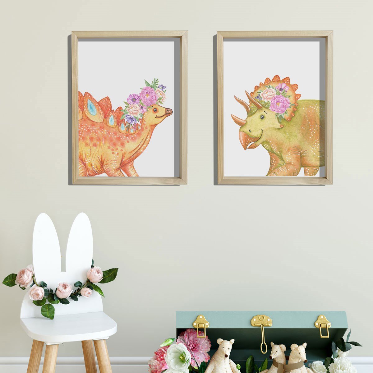 Doğal Çam Çerçeveli Bebek ve Çocuk Odası Duvar Tablosu Sevimli Çiçekli Dinazorlar