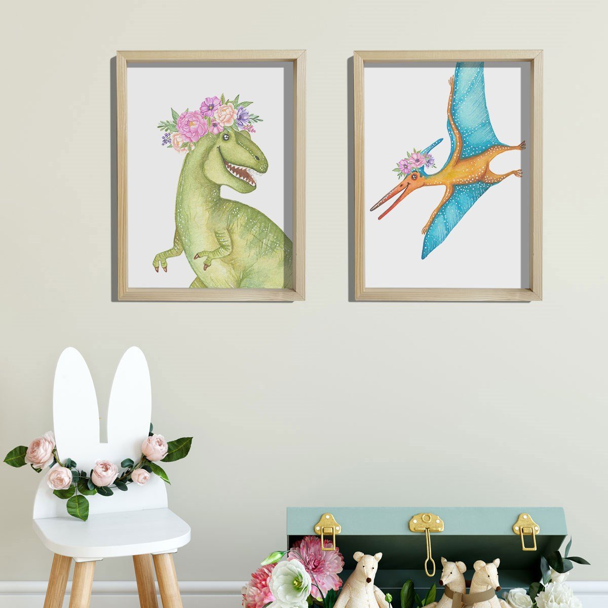 Doğal Çam Çerçeveli Bebek ve Çocuk Odası Duvar Tablosu Sevimli Çiçekli Dinazorlar