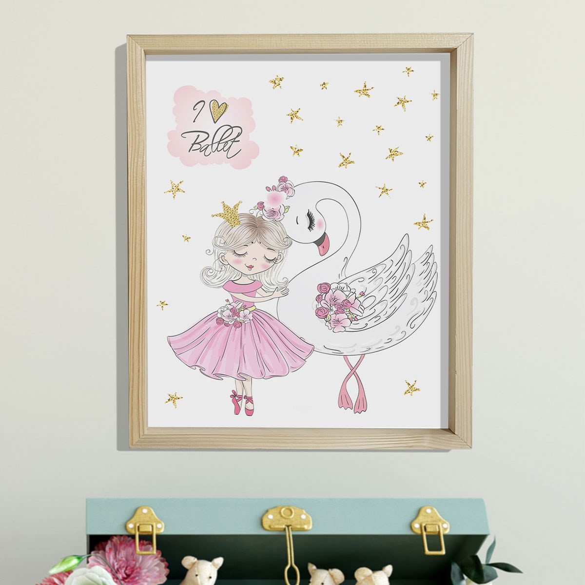 Doğal Çam Çerçeveli Bebek ve Çocuk Odası Duvar Tablosu Şirin Balerin ve Kuğu