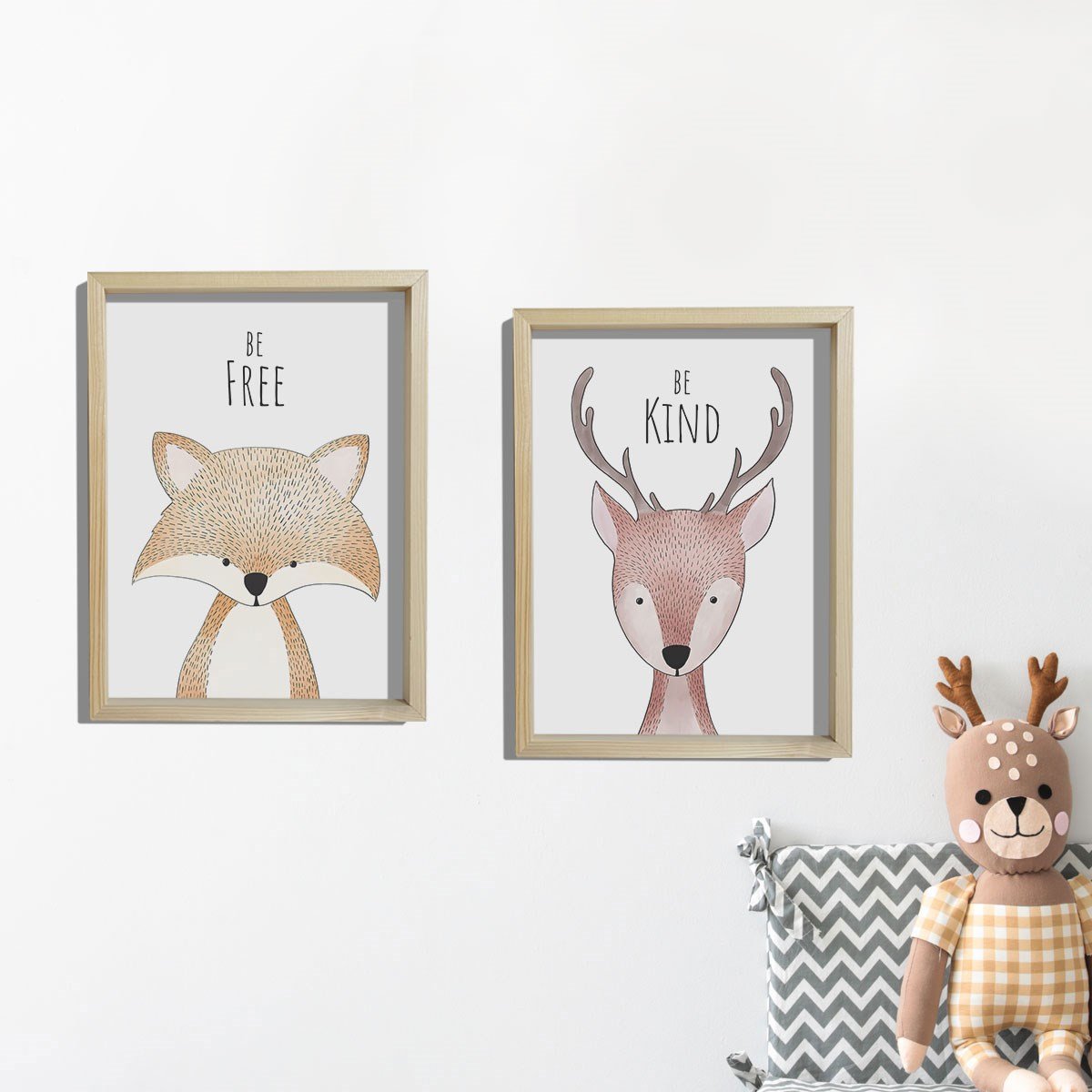 Doğal Çam Çerçeveli Bebek ve Çocuk Odası Duvar Tablosu Tilki ve Geyik