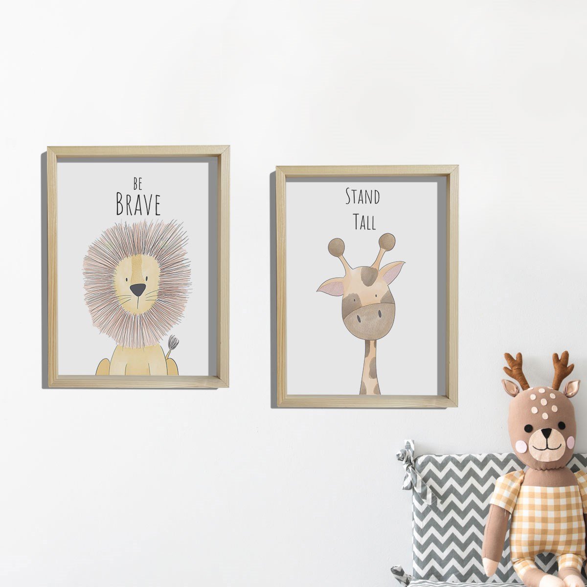 Doğal Çam Çerçeveli Bebek ve Çocuk Odası Duvar Tablosu Aslan ve Zürafa