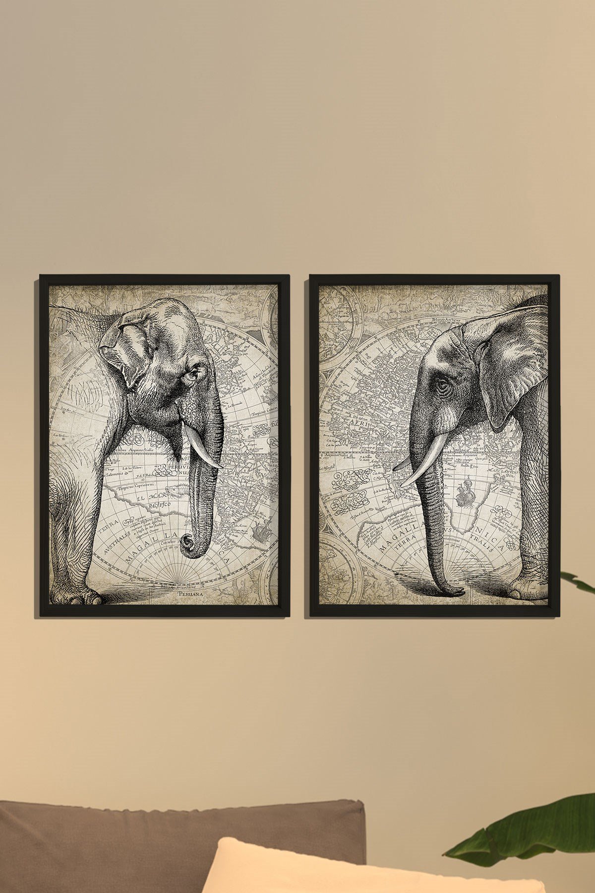 Doğal Çam Çerçeveli Duvar Tablosu Afrika Filleri ve Antik Harita