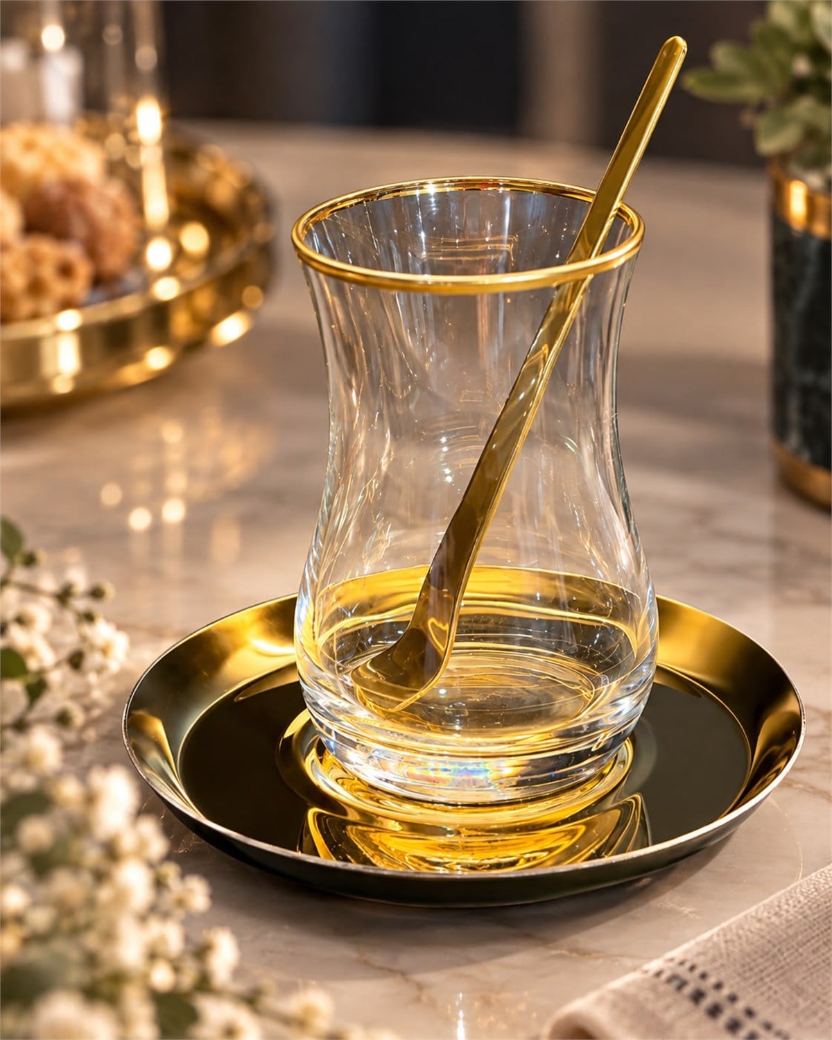 18 Parça Maison Doré Gold İşlemeli Çelik Tabaklı Çay Takımı