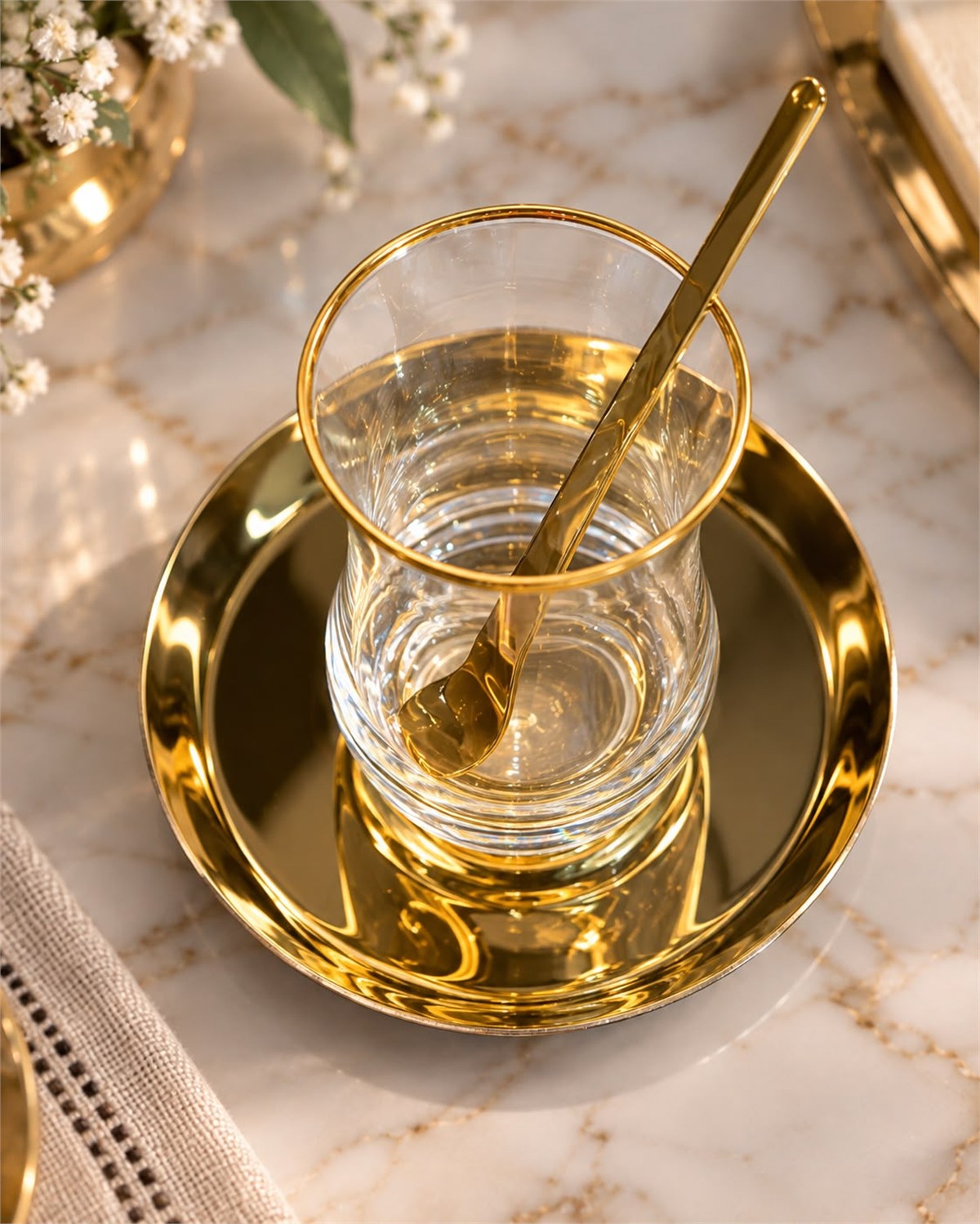 18 Parça Maison Doré Gold İşlemeli Çelik Tabaklı Çay Takımı
