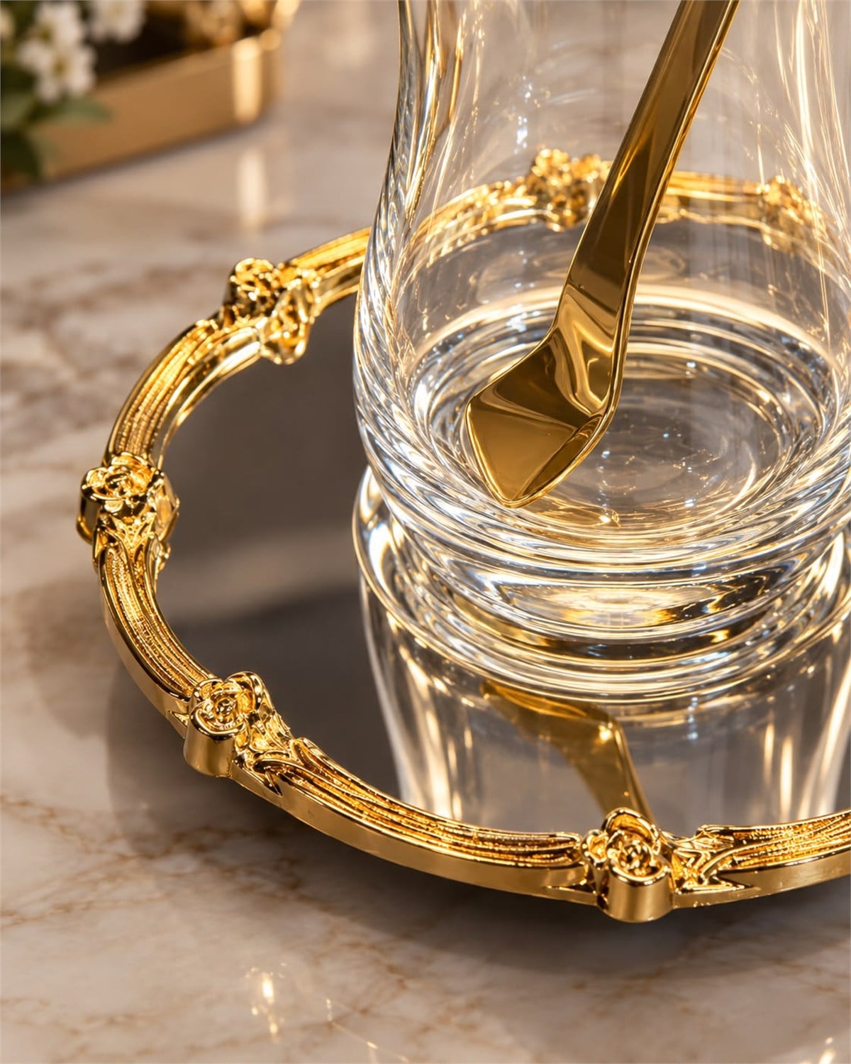 18 Parça Royal Gold İşlemeli Çelik Tabaklı Çay Takımı