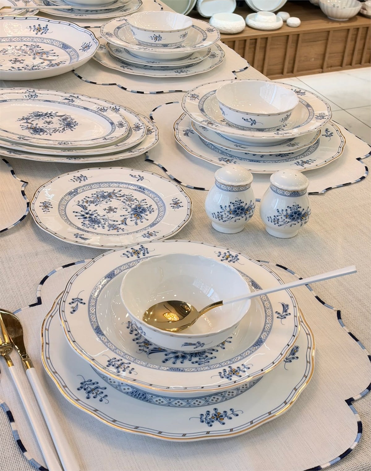 56 Parça 12 Kişilik Porselen Celeste Floral Yemek Takımı