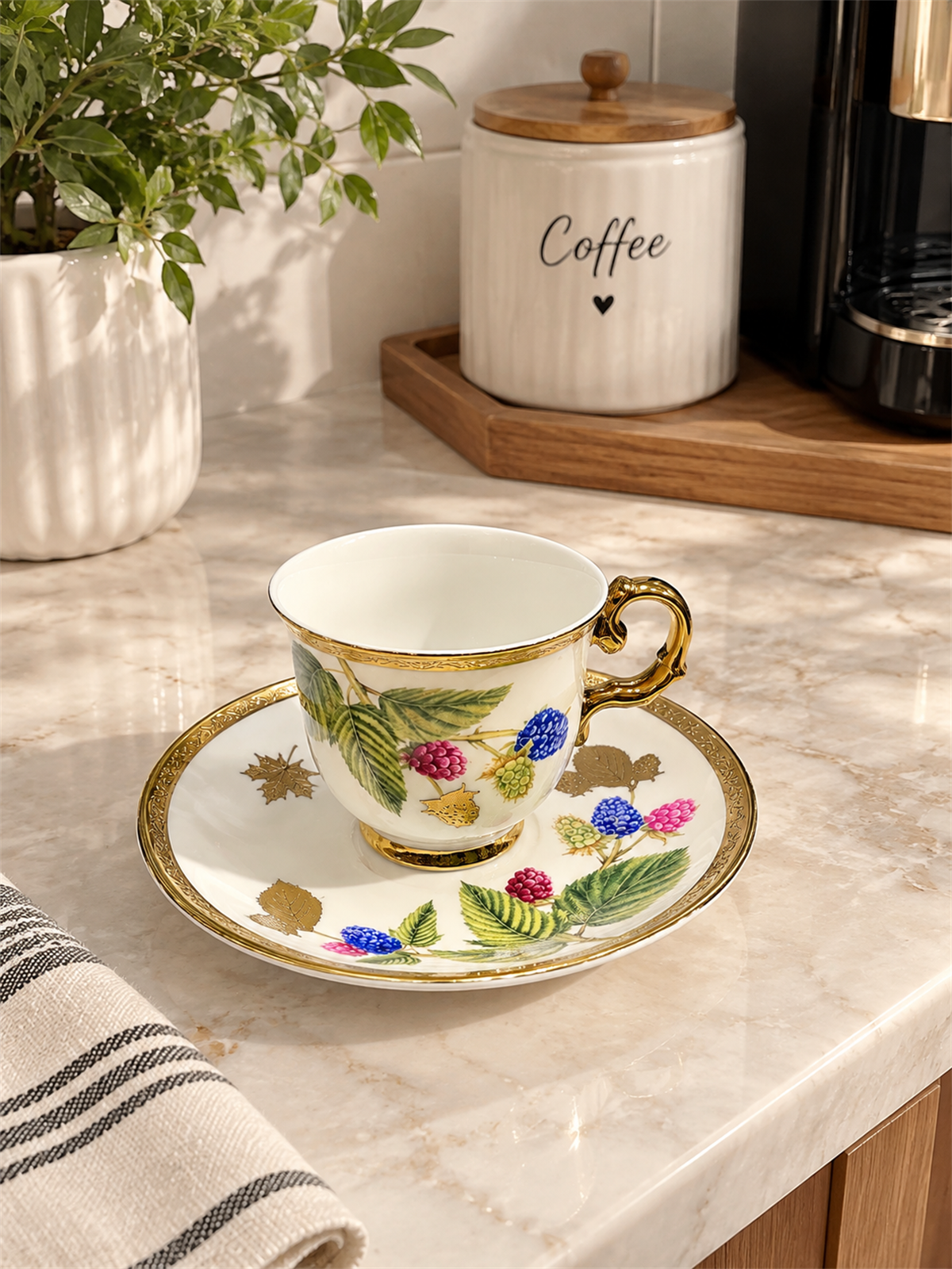 6 Kişilik Çırağan Home Frutis Kahve Fincan Takımı 