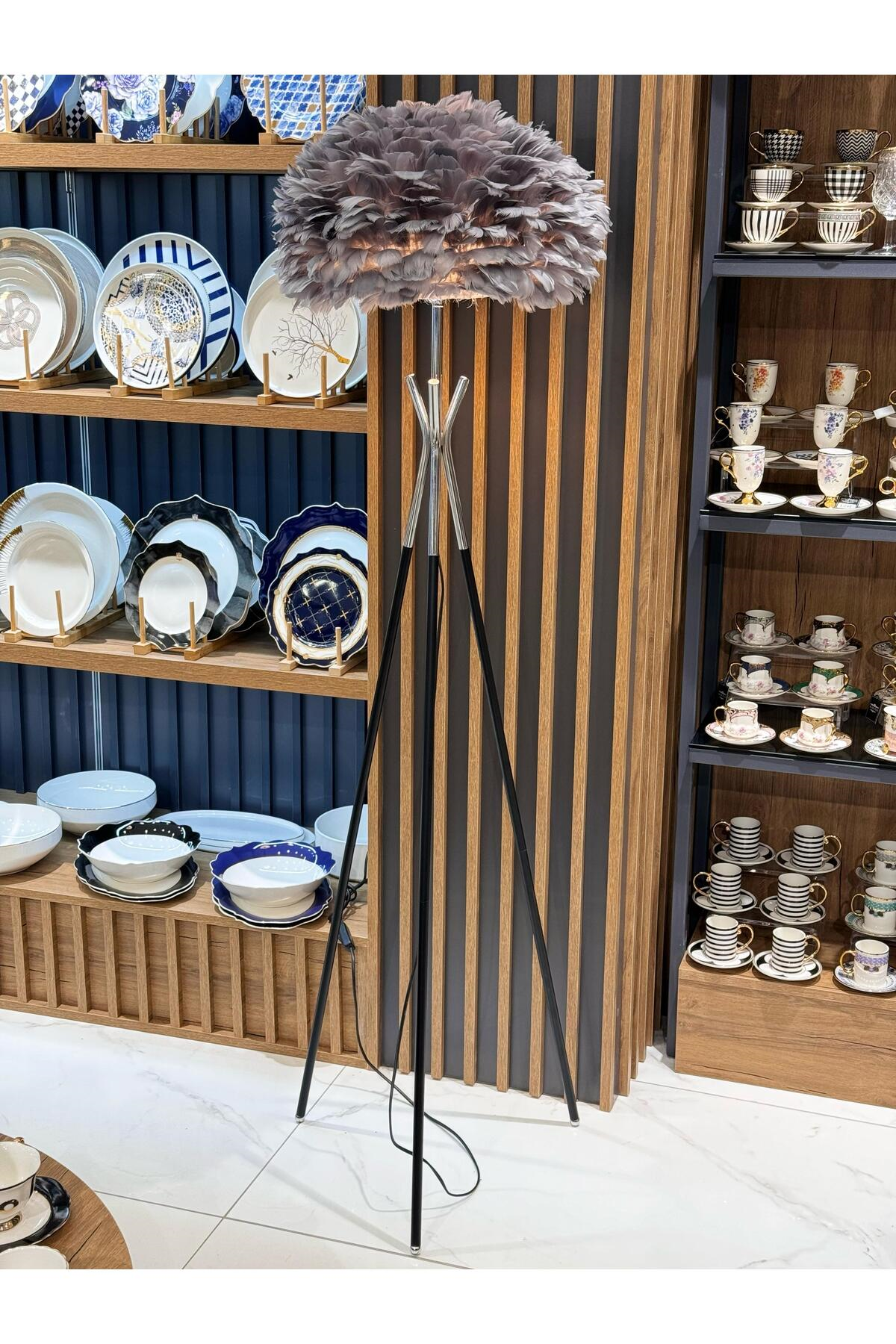 Gerçek Kuş Tüyü Tripod Lambader Gümüş Gri