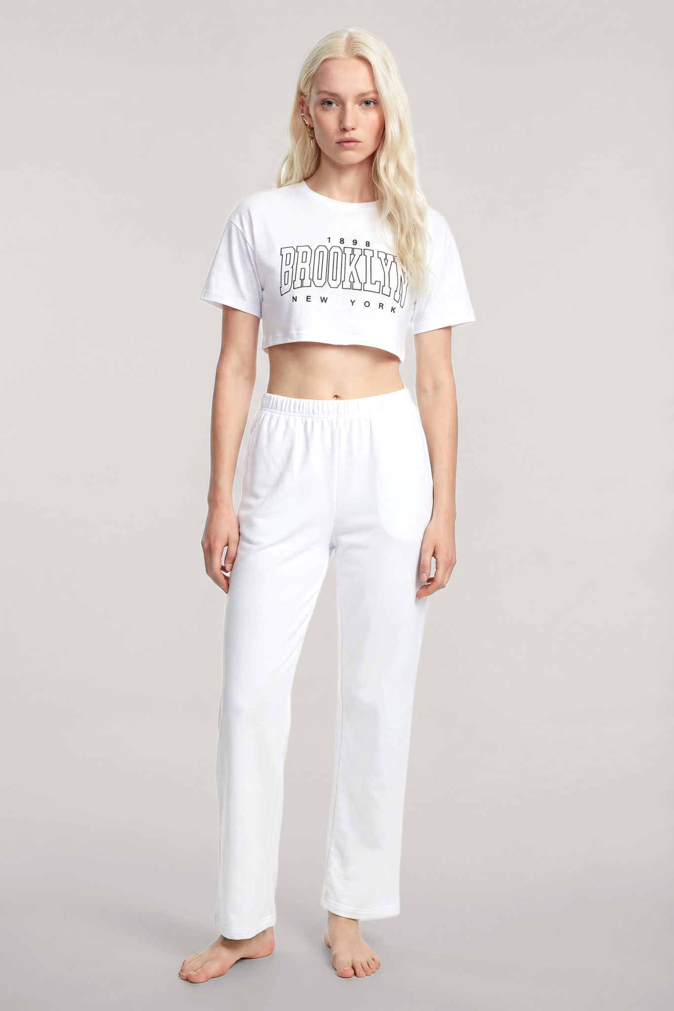 Akbeniz Baskılı Crop T-Shirt Pantolon Takım Beyaz