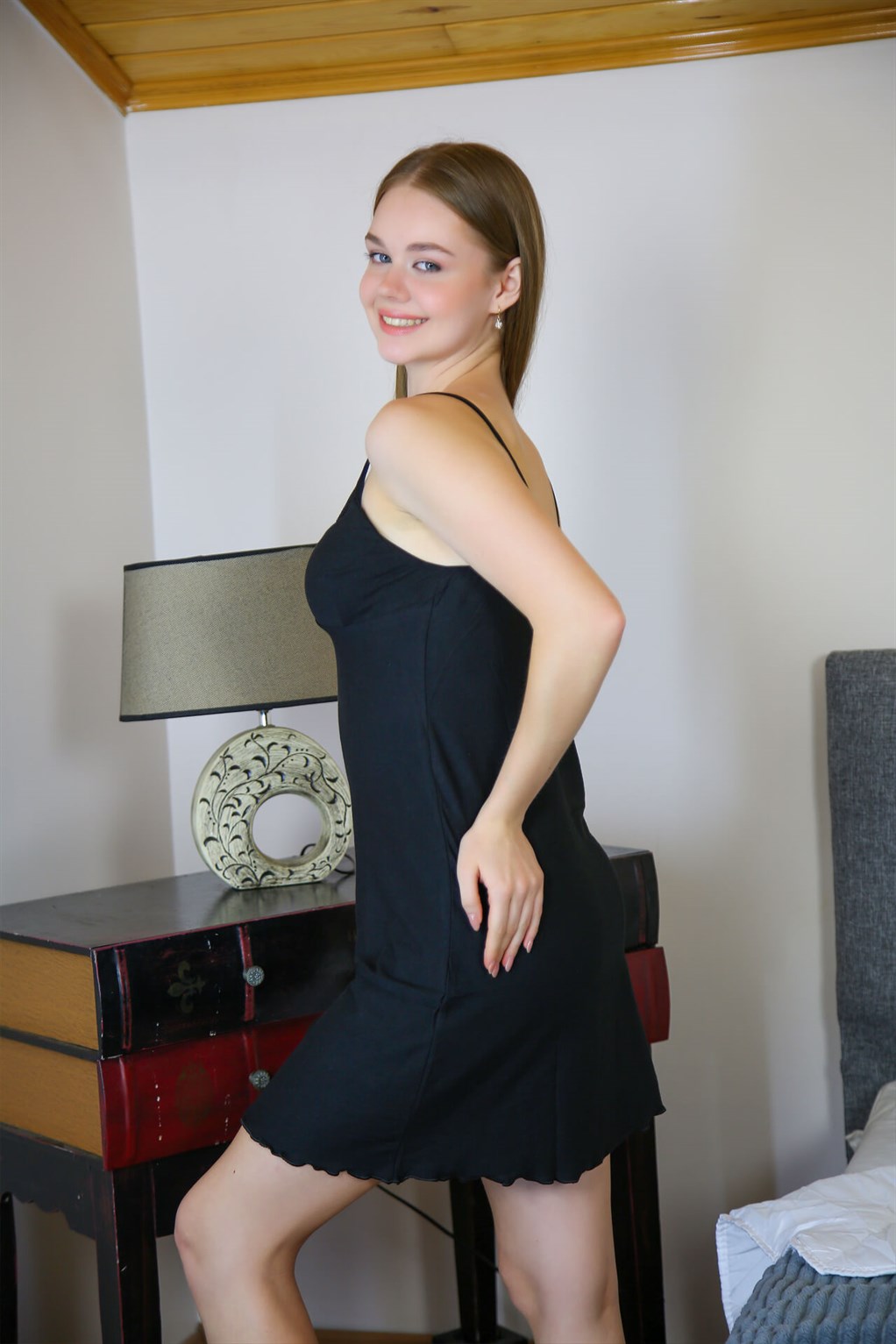 Akbeniz İp Askılı Gecelik 610